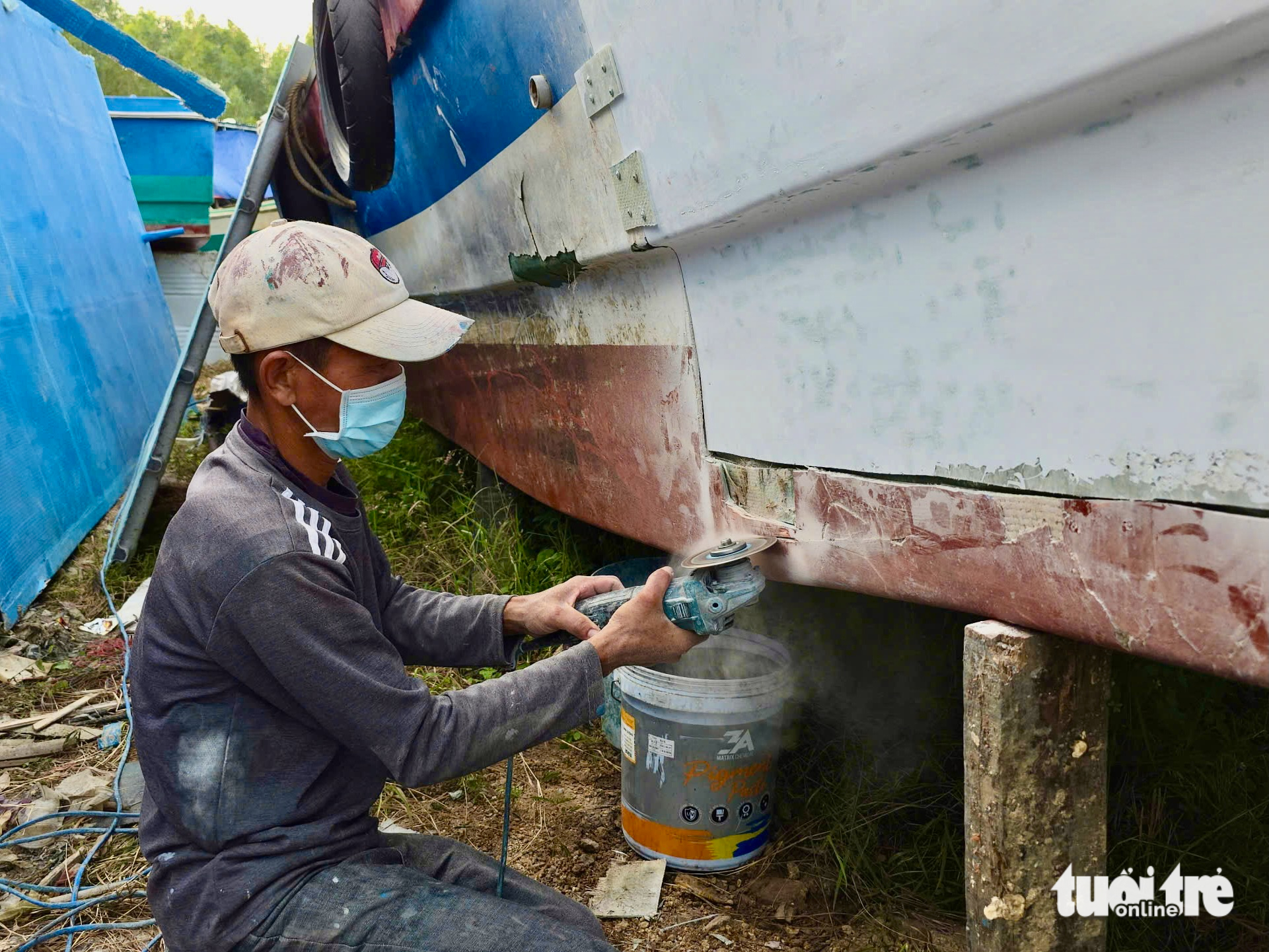 第13号台风后修船竞赛：船厂超负荷，船主焦急等待出海日