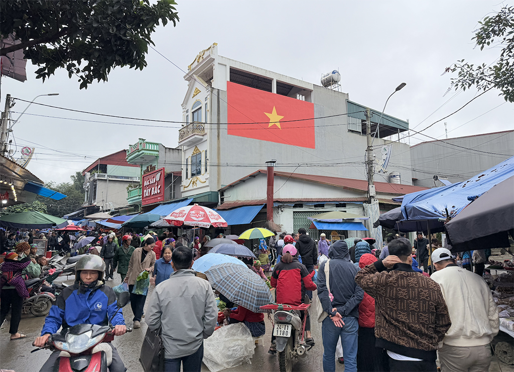 连续暴雨导致旅游业举步维艰
