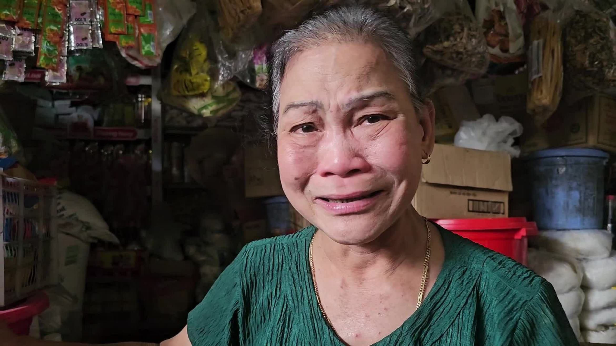 因洪水围困在市场被困三天