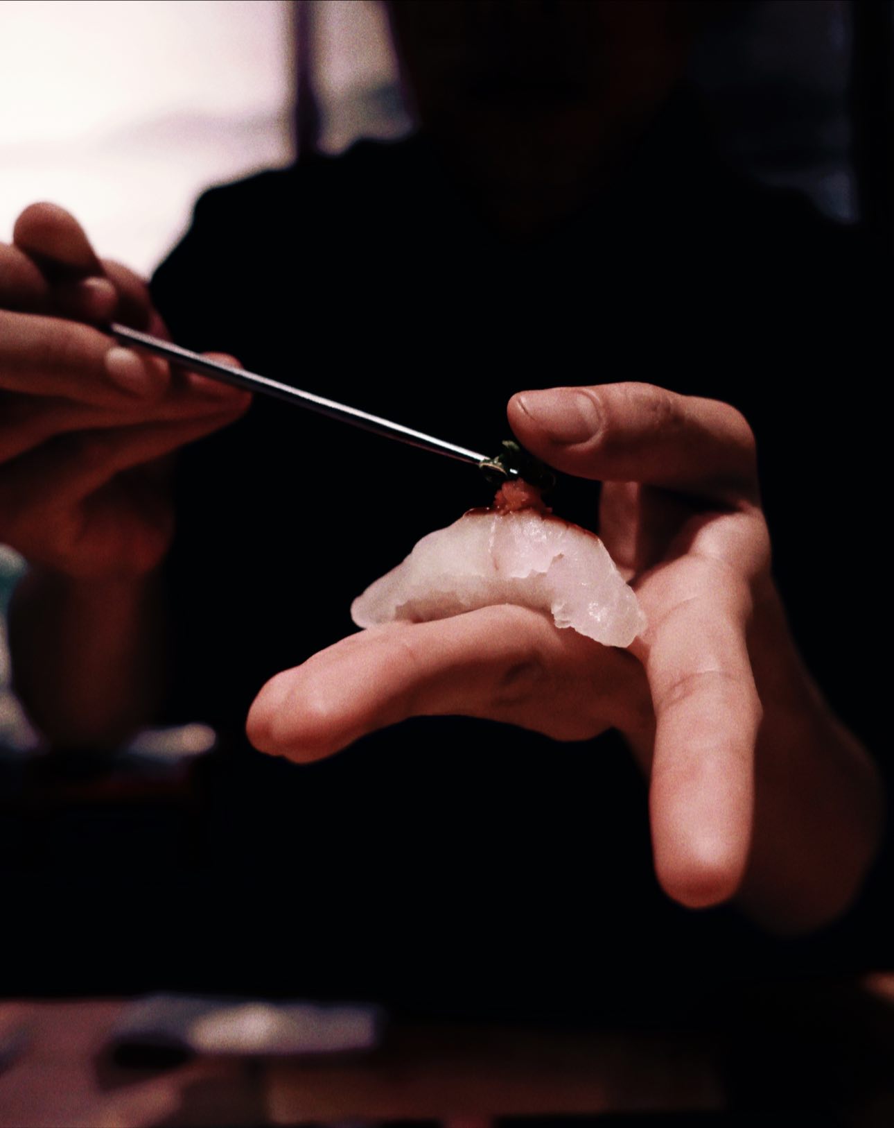 关于在享用Omakase时预订生日蛋糕需支付100万越南盾押金的争议| 越南中文社｜越南新闻与政策信息中文平台