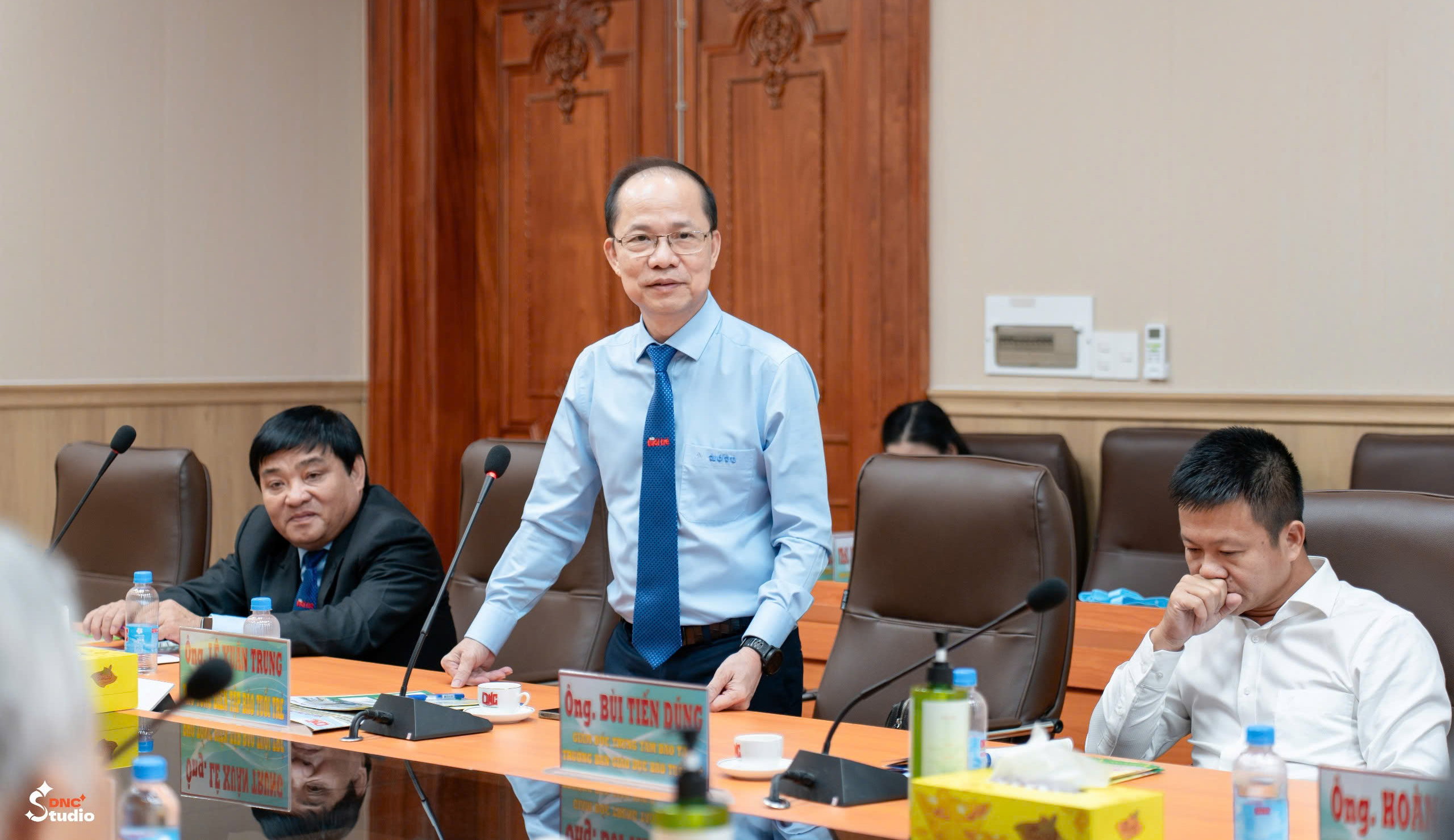 南芹苴大学与青年报签署培训合作协议