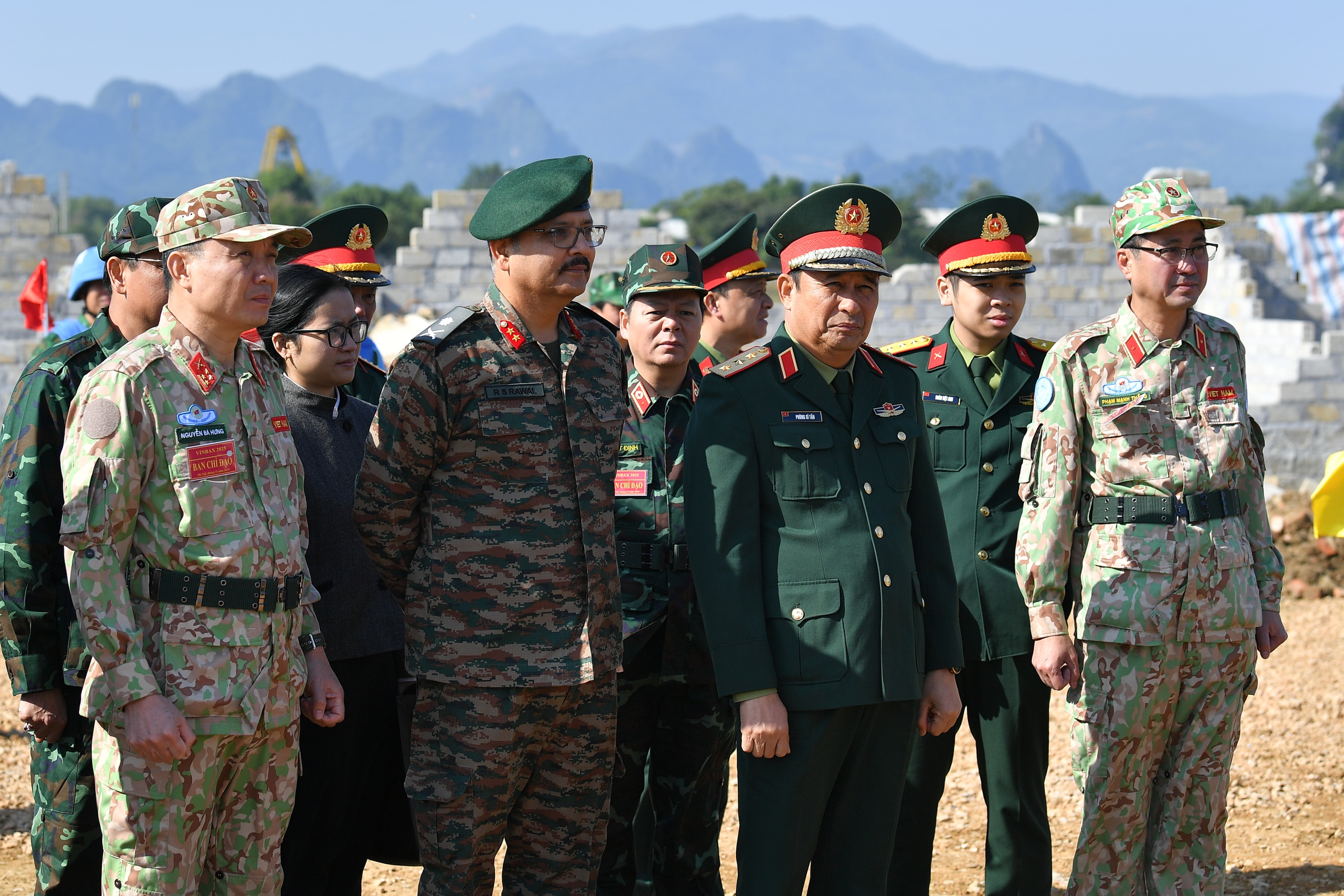 越南与印度进行实地演习，直升机、无人机参与