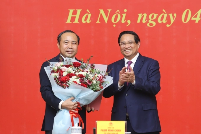 总理任命8个部委和机构领导的决定