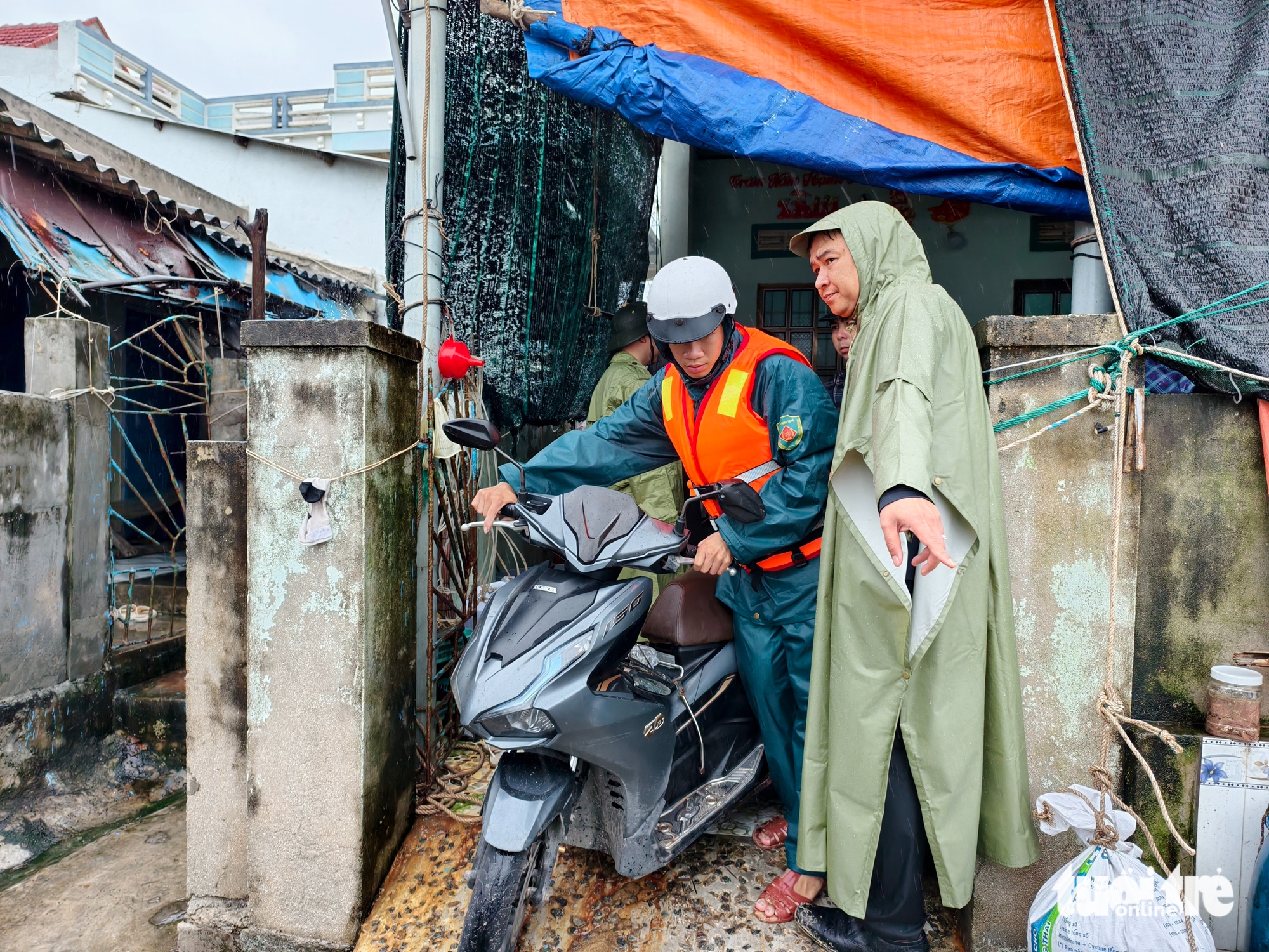 达乐省领导动员民众疏散，嘉莱省6,654户紧急疏散躲避13号台风