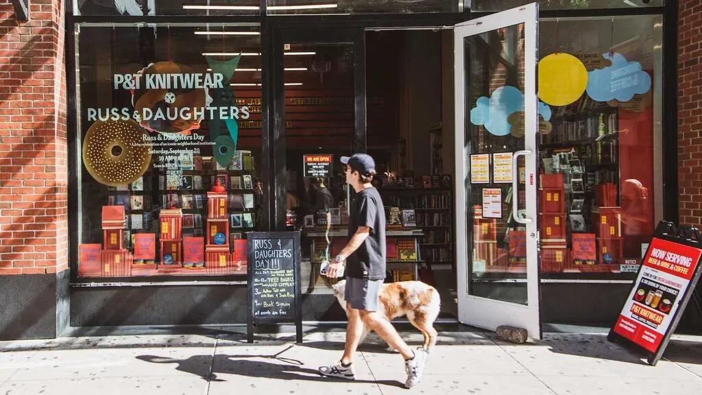 旧第四区夜街意外入选世界十大最具吸引力街道