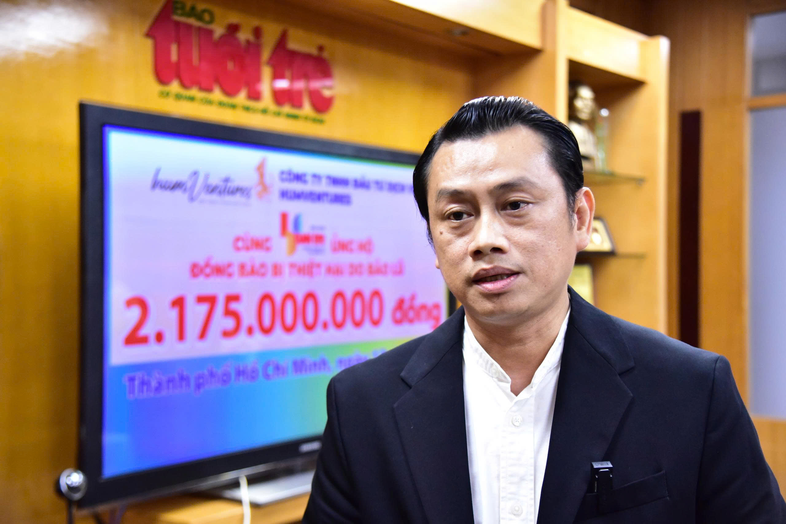 Humventures公司向《青年报》捐赠近22亿越南盾支持中部同胞