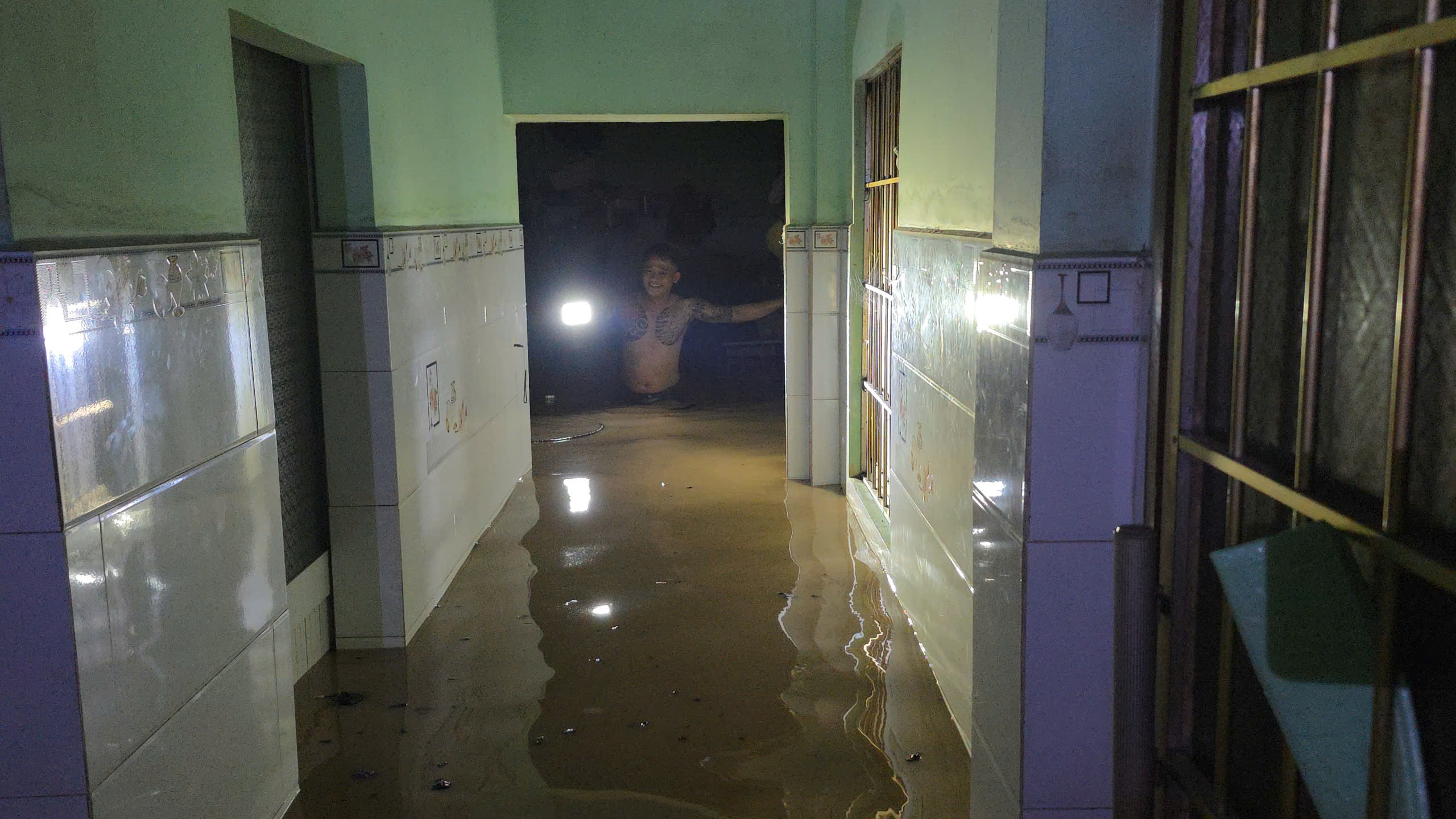 台风Kalmaegi在多地造成严重损失