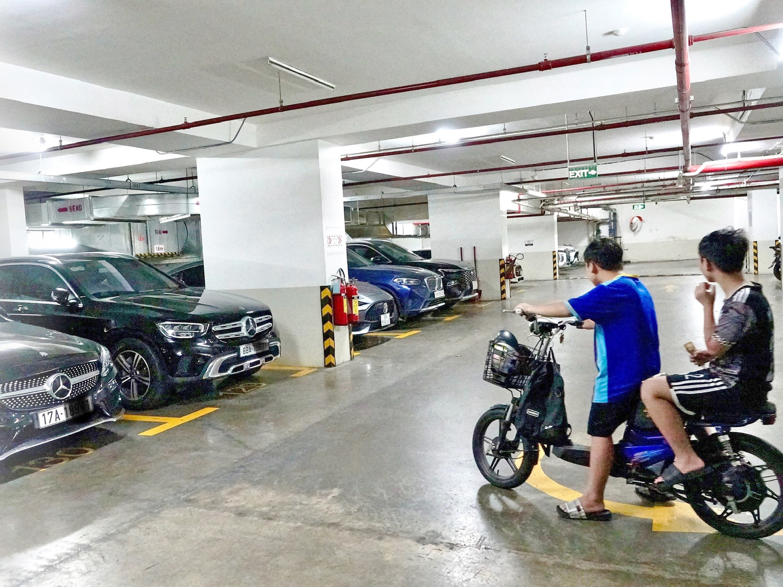 减少汽油车，增加电动车：避免矛盾