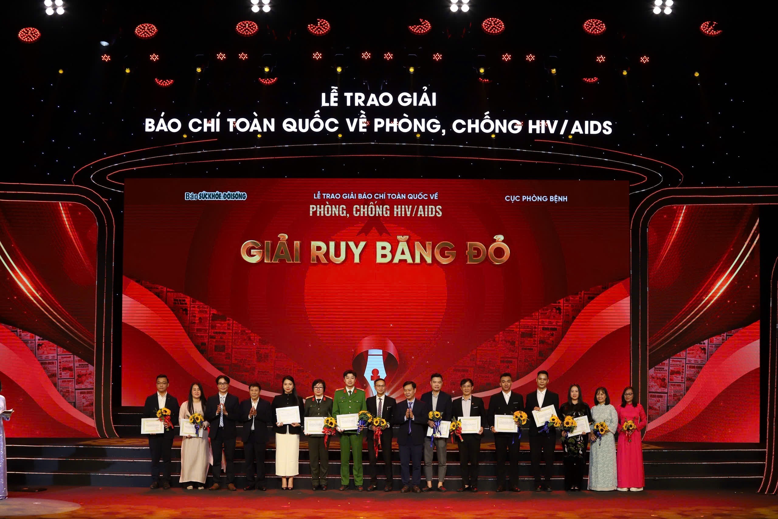 12月11日早间新闻：第十五届国会最后一次会议闭幕；取消Apax Holdings的公众公司资格