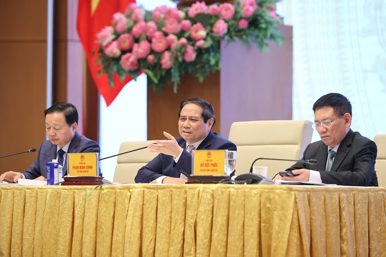 FPT、CMC、Hòa Phát主席共同谈论南北高速铁路，总理提出观点
