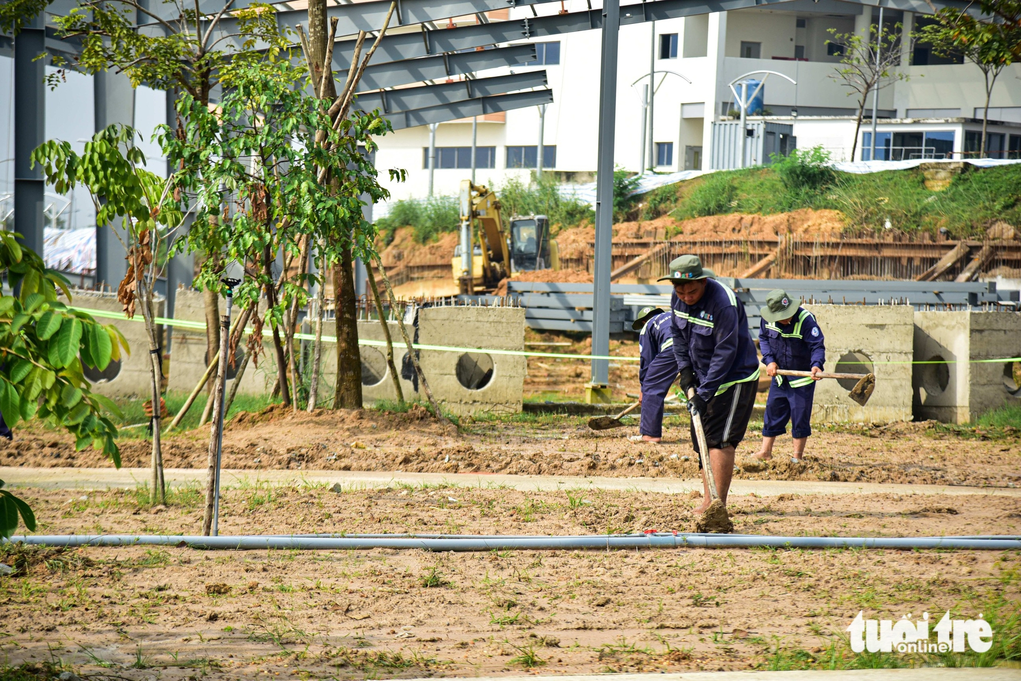 胡志明市4500亿越盾医院开工10年后现状：施工'应付了事'，杂草丛生