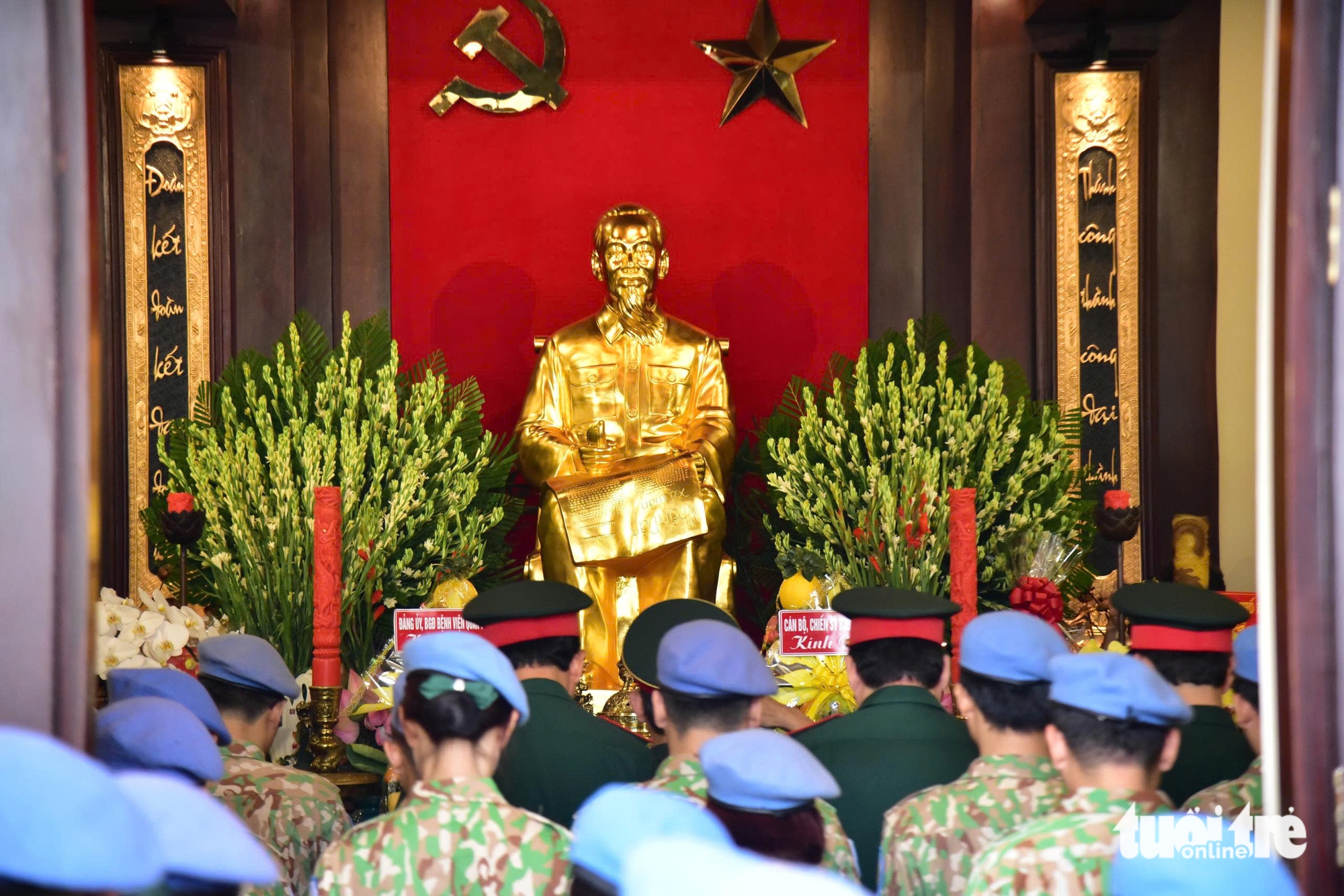 蓝盔战士第七次赴南苏丹执行任务前向胡伯伯献香