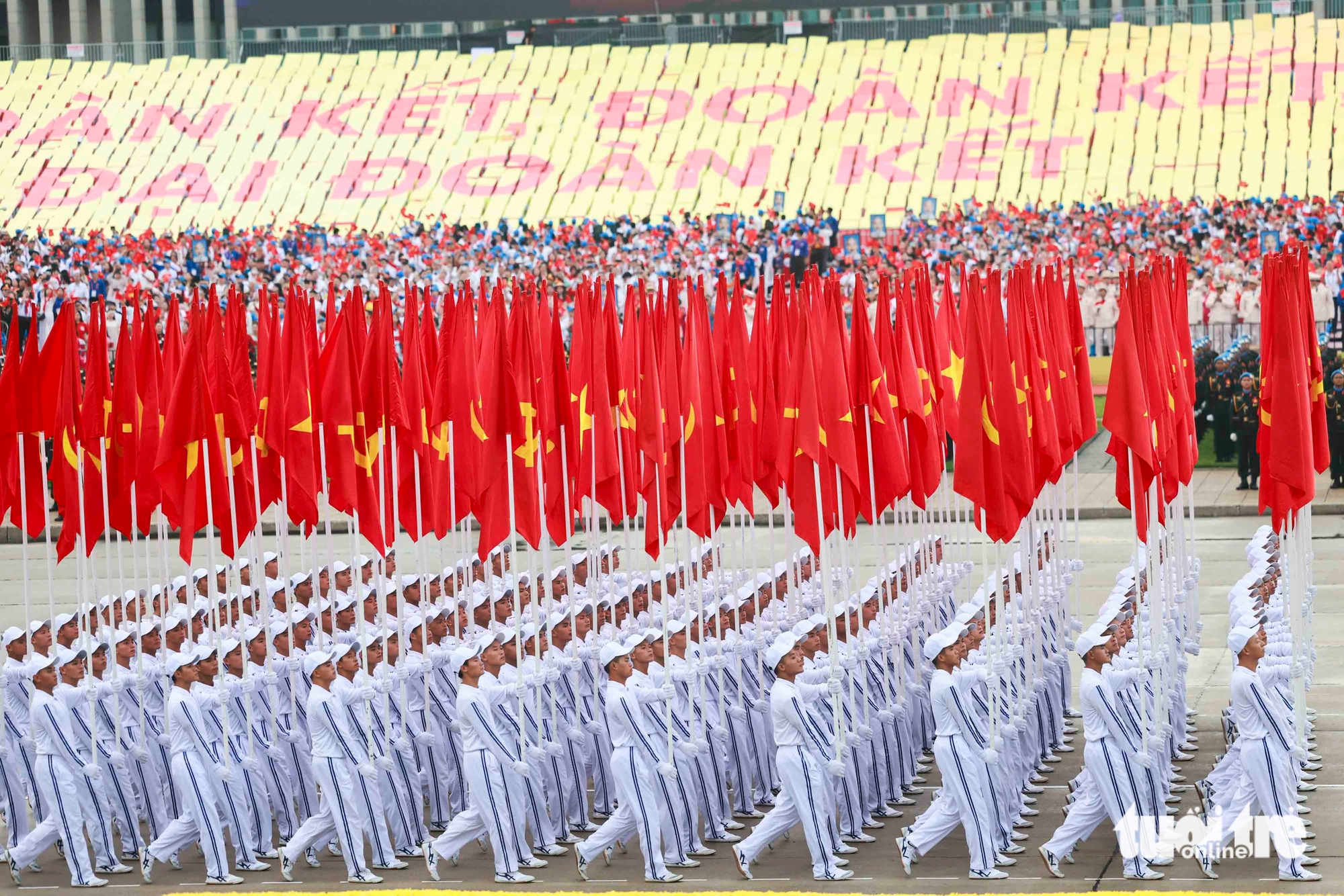 庆祝9月2日国庆节的阅兵和游行总彩排的壮丽图片