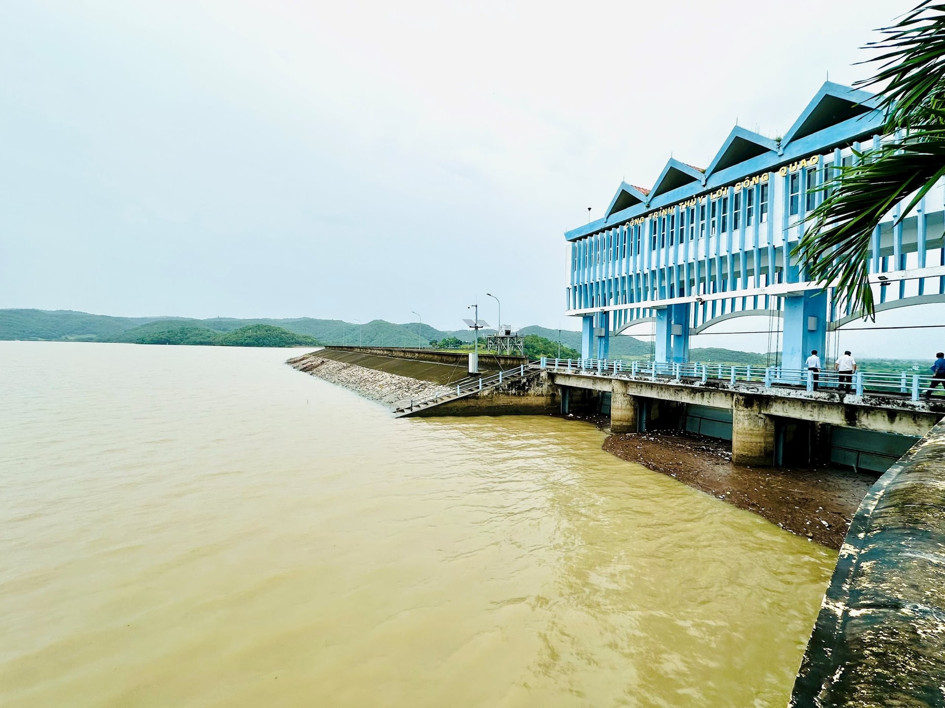 自12月7日上午起，平顺省旧区的松瓜水库和松吕水库增加泄洪以防洪水