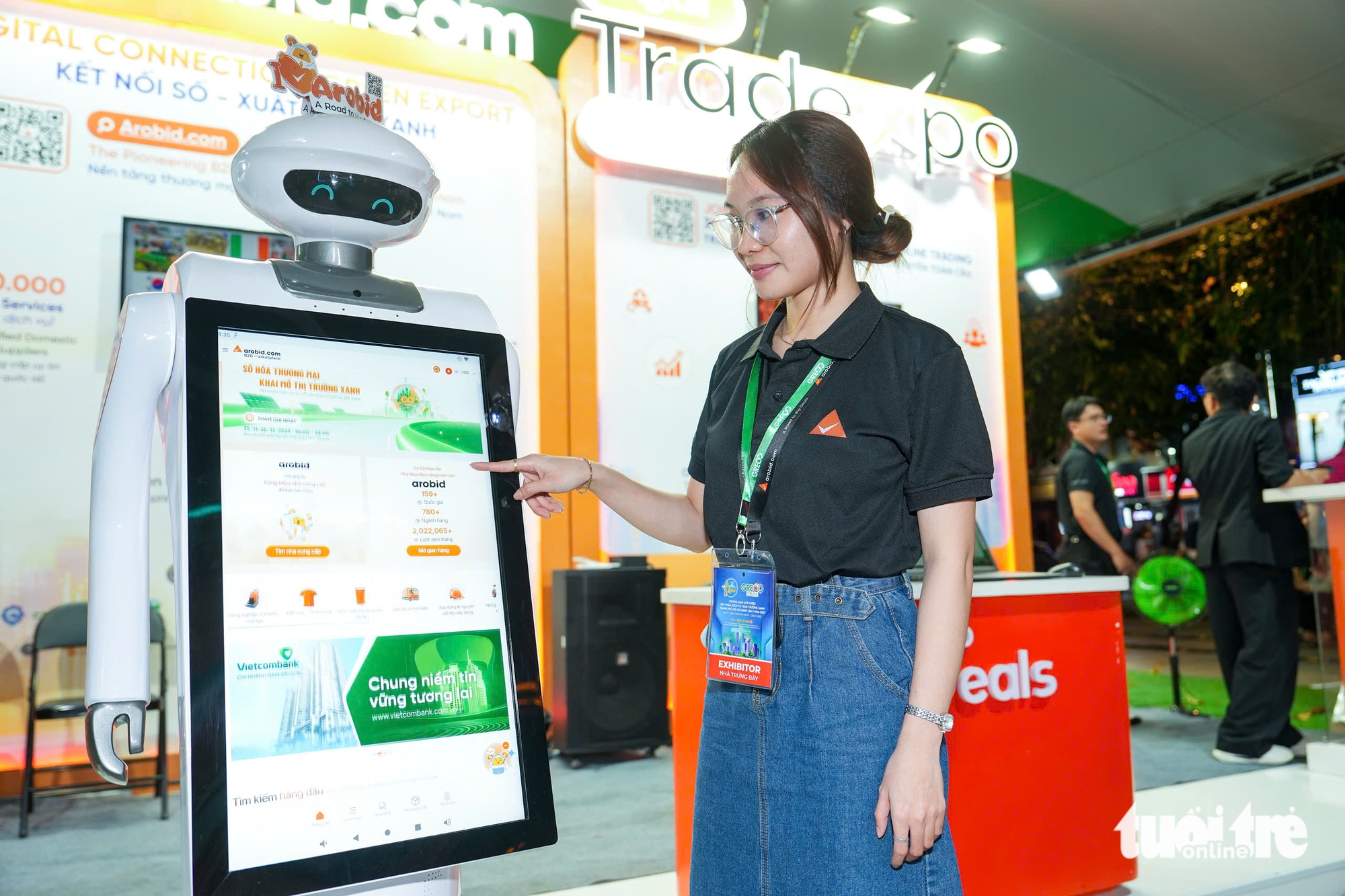 在阮惠步行街欣赏一系列先进、最现代的尖端技术