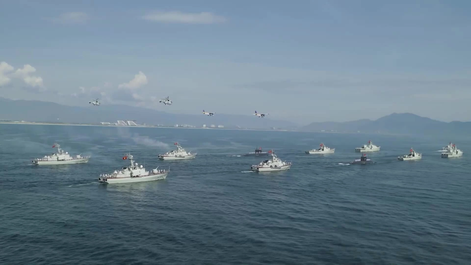 海陆空三军及装备举行国庆阅兵庆祝活动