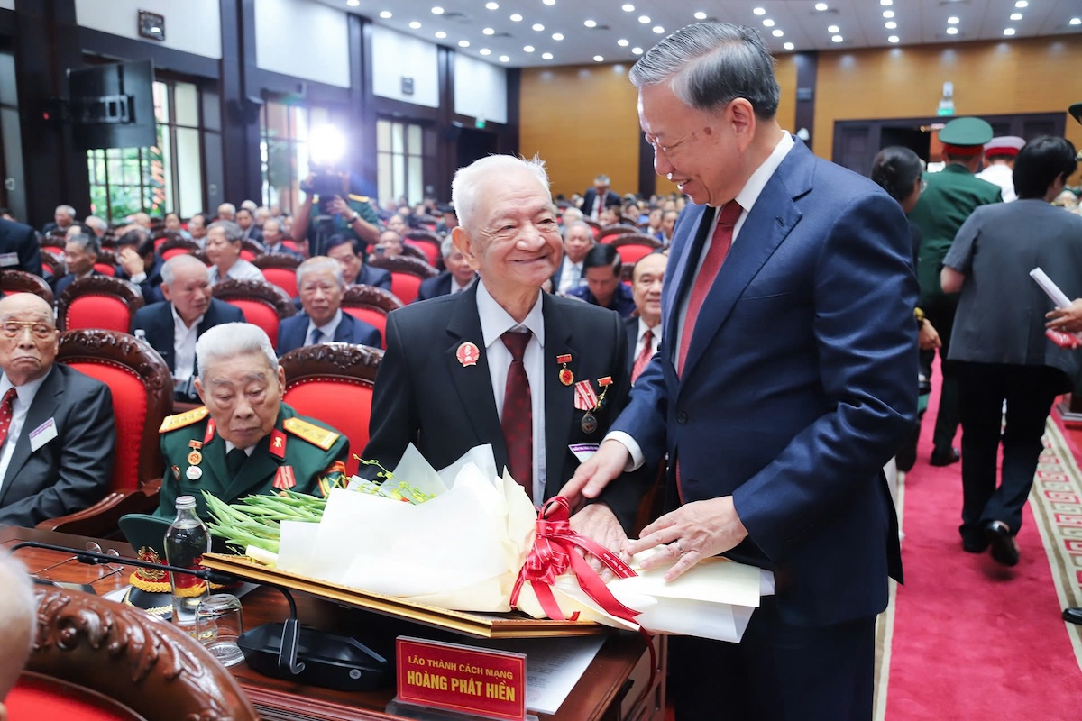 总书记苏林：想要发展，想要飞得高、飞得远，必须非常轻盈