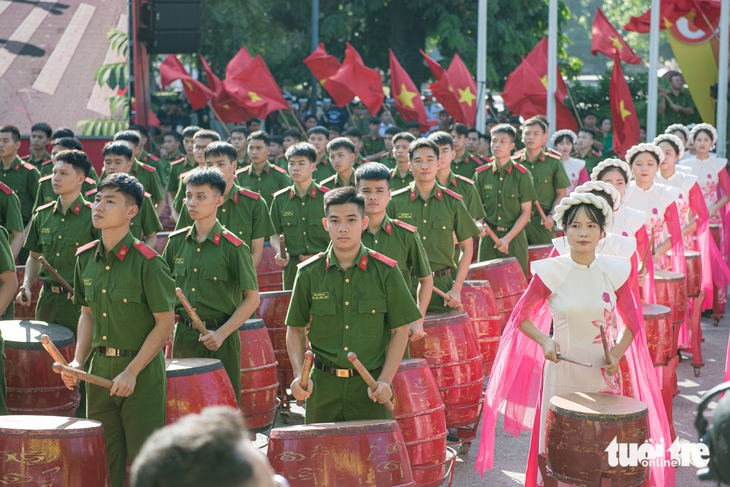 2025年世界警察音乐节在还剑湖周围的印象