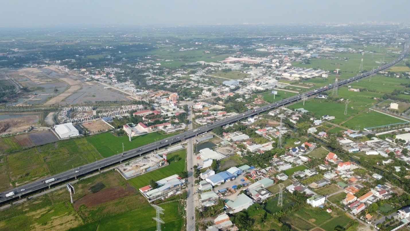 胡志明市西部门户在2025年底因一系列基础设施项目而繁忙