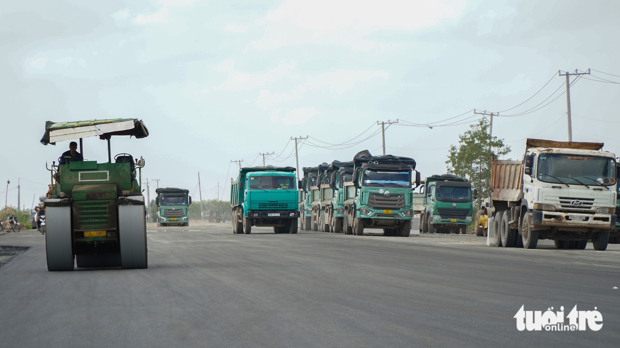 2100人连夜工作，14天后芹苴-金瓯高速公路将实现技术通车