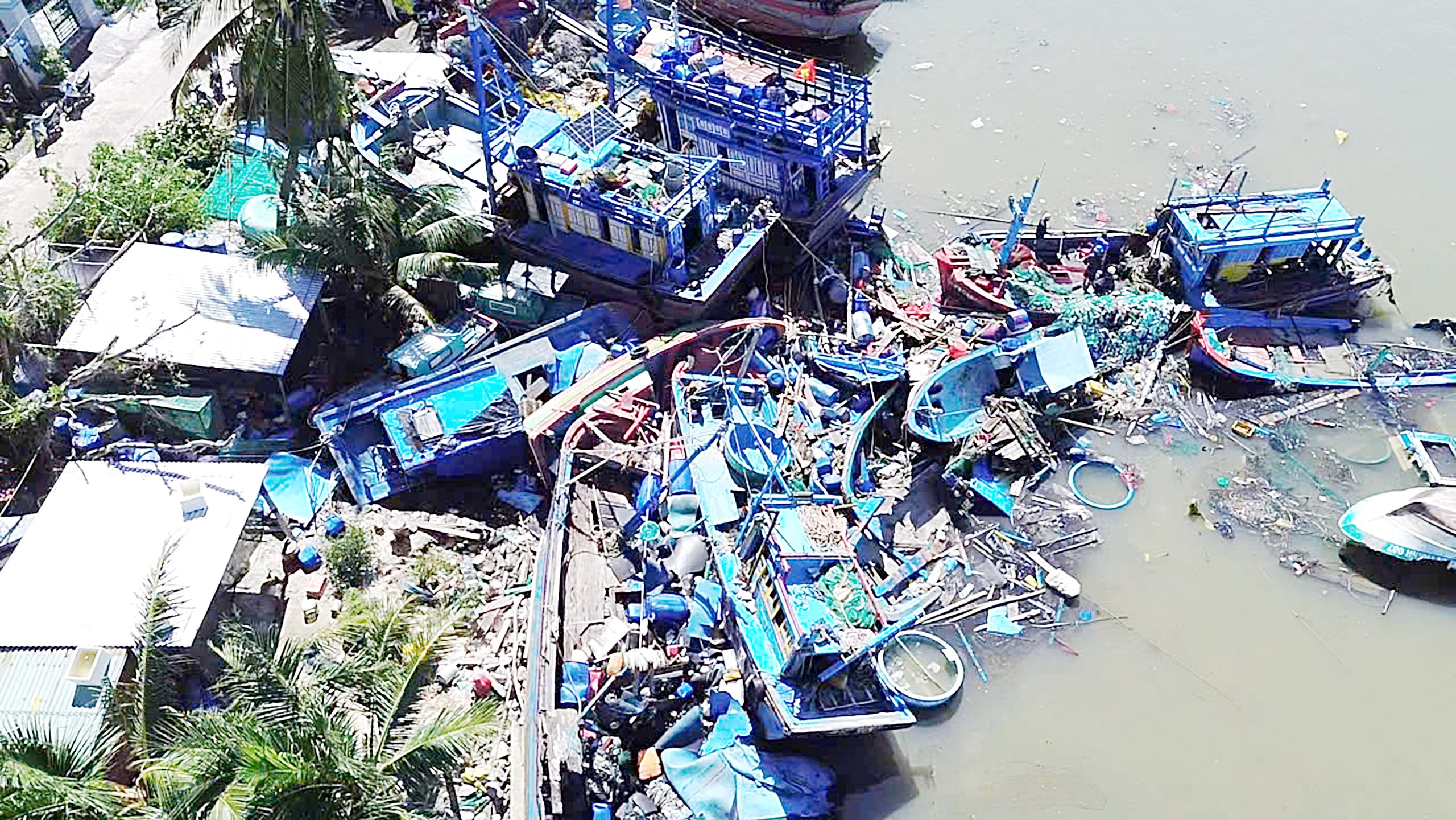 帮助民众在台风Kalmaegi后恢复