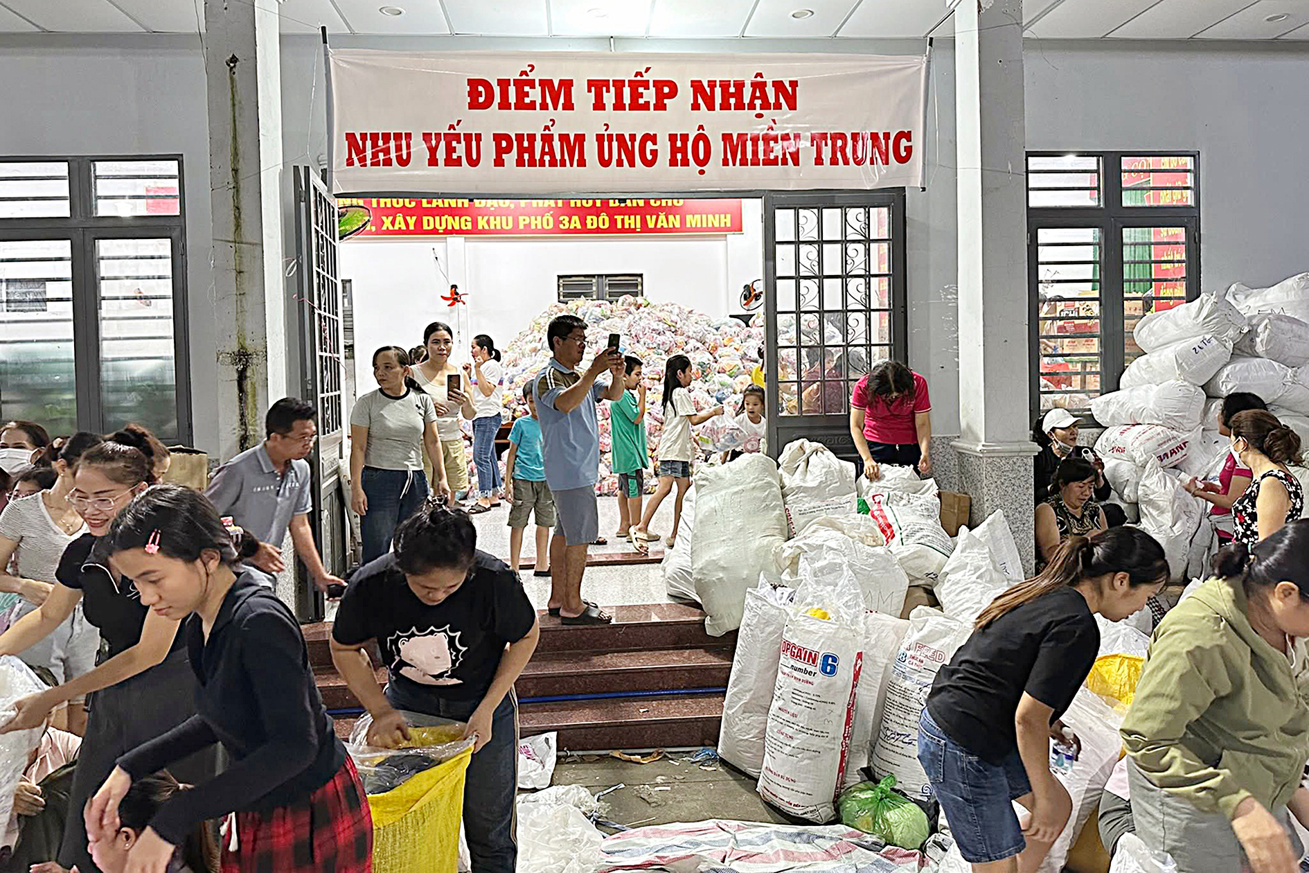 温暖的两个字'同胞'