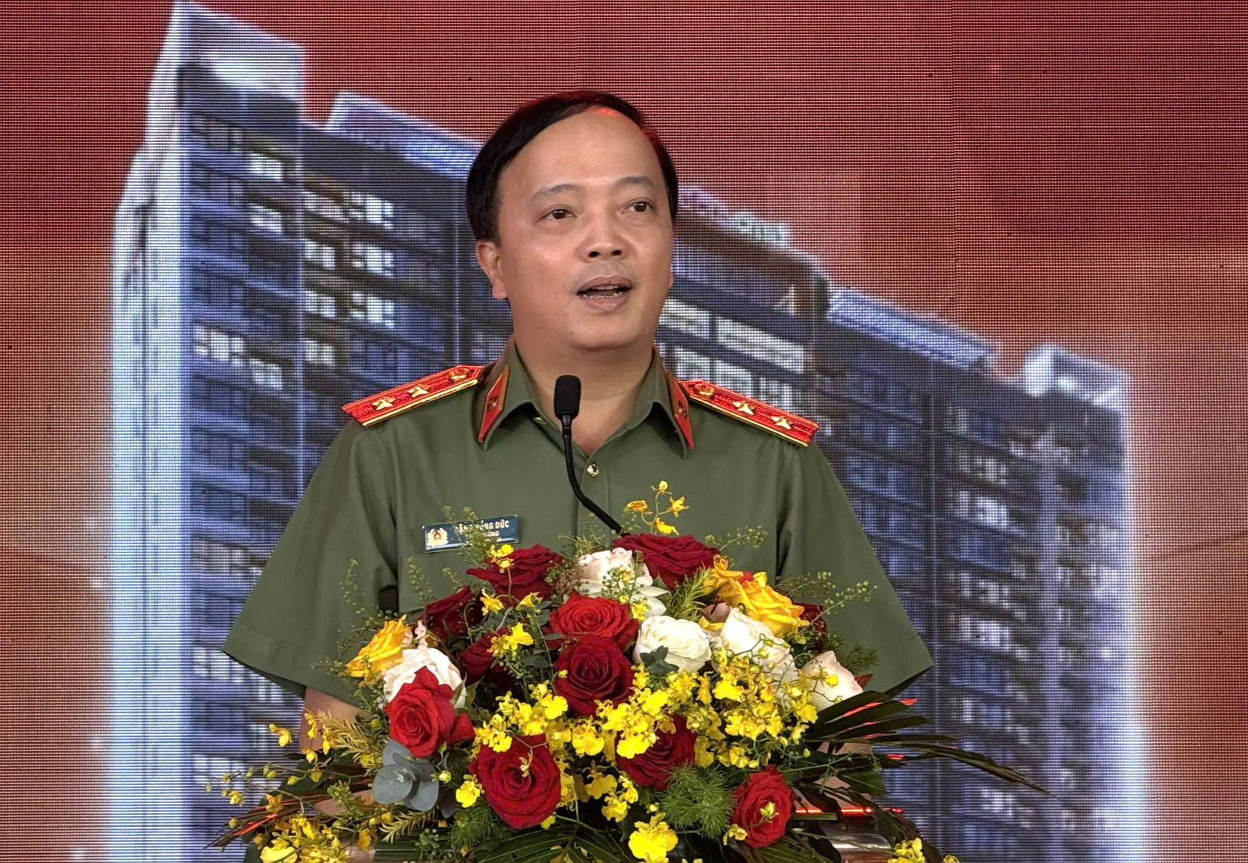 胡志明市：在平富坊为公安力量启动社会住房项目