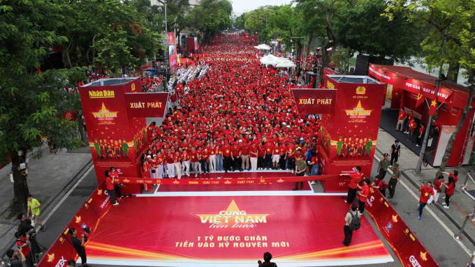 一百多万人参加'为了越南团结与强大'步行活动