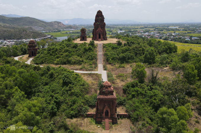 千年占族塔遭受破坏