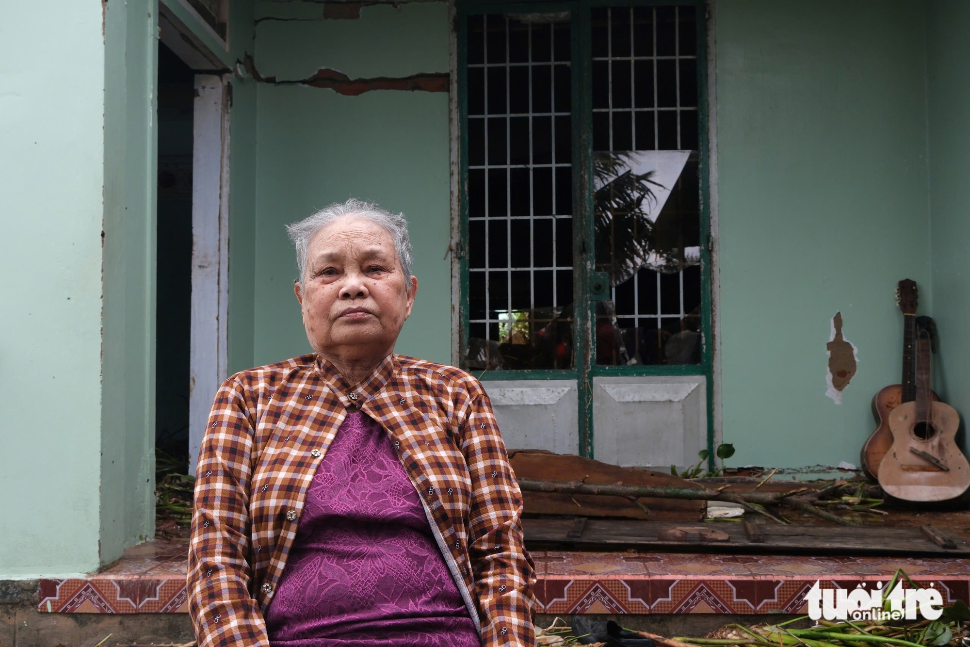 富安省洪水区居民的眼神：难以言表的事情