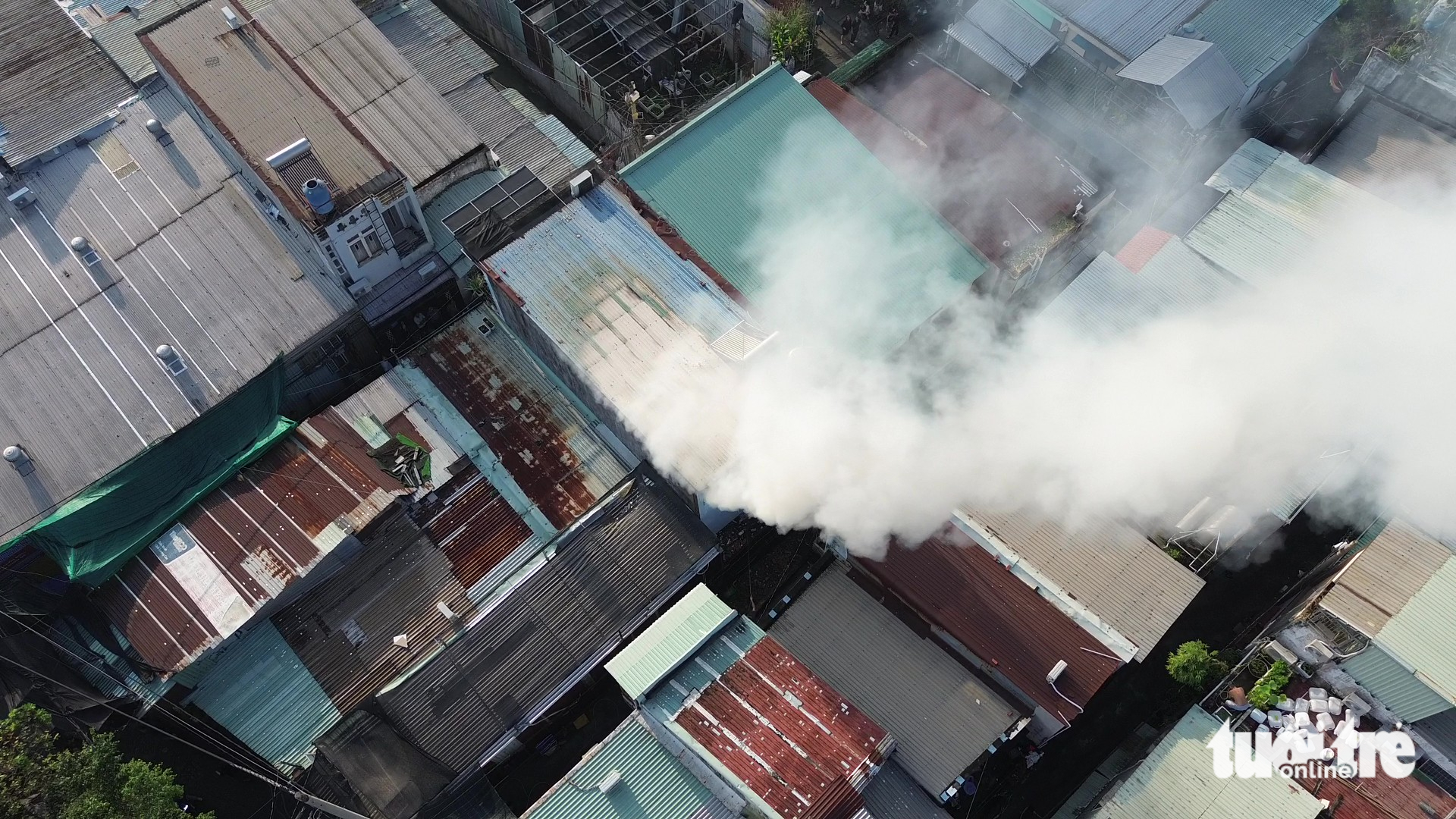 胡志明市协平坊巷内房屋火灾，一人被困身亡