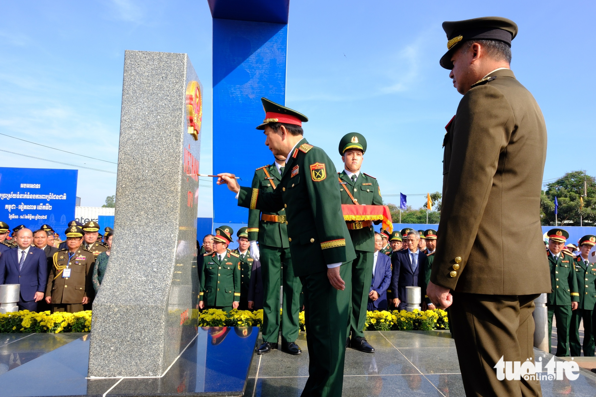 越南国防部支持在柬埔寨开工建设小学
