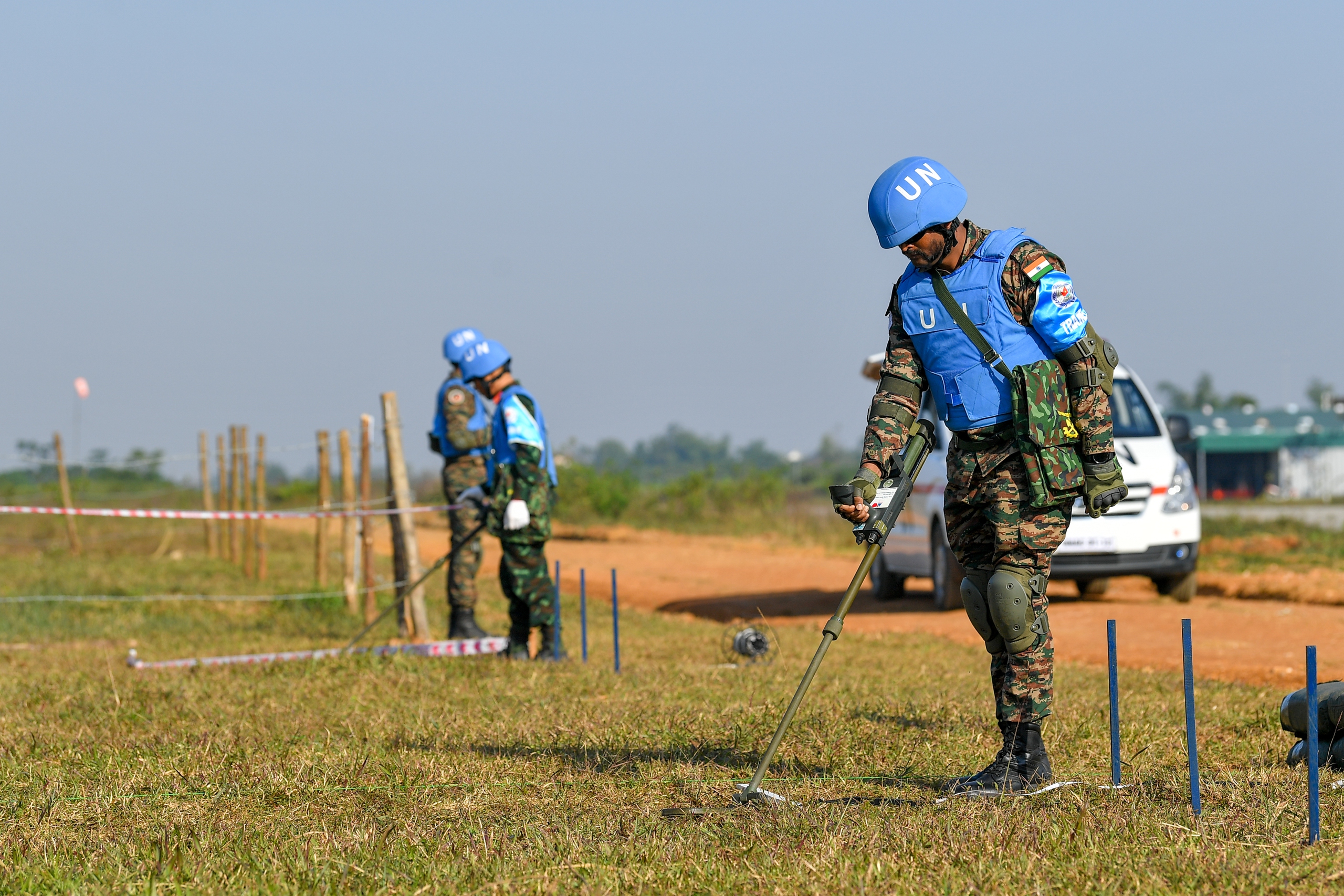 越南与印度进行实地演习，直升机、无人机参与