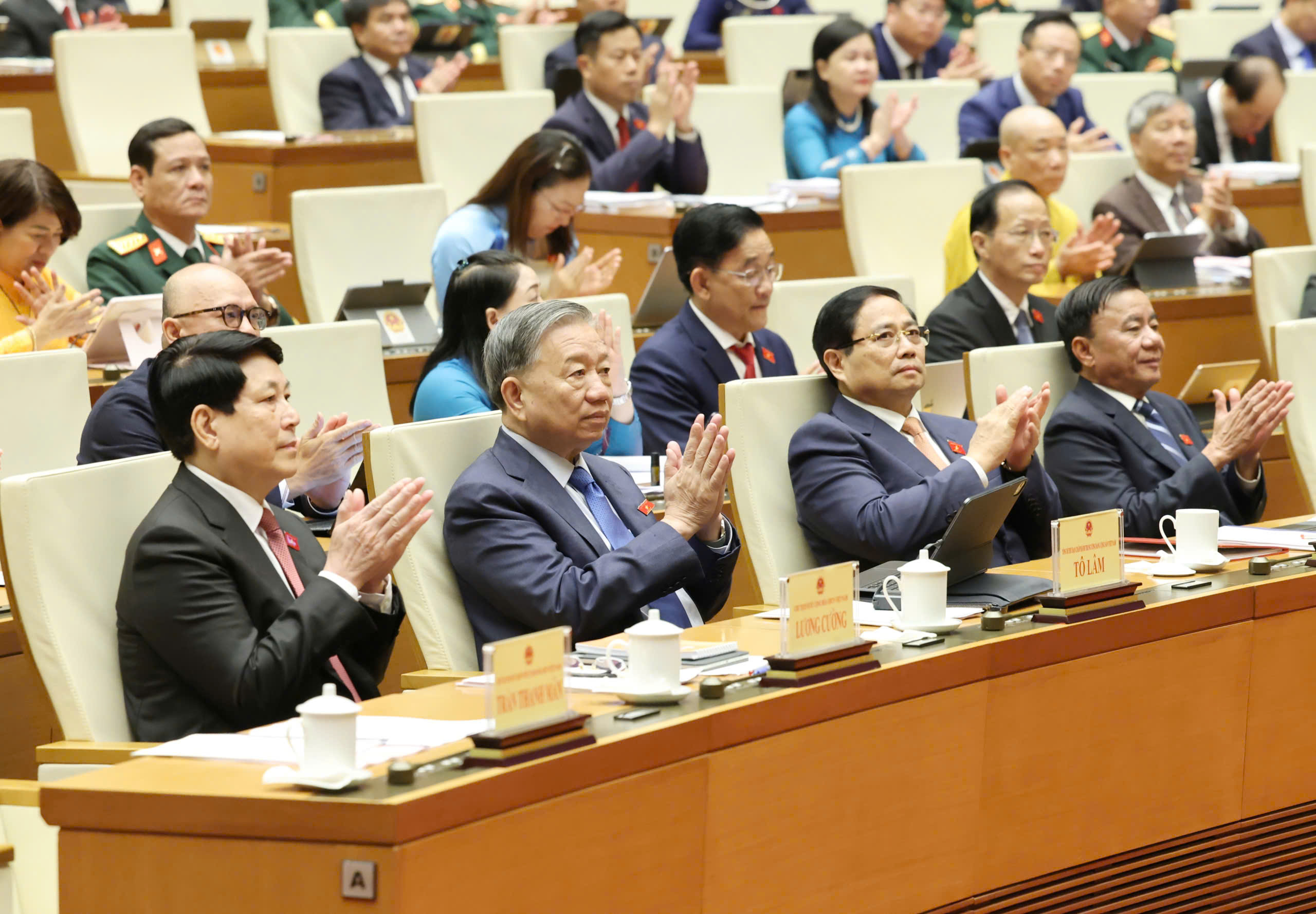 国会集中讨论解决制度瓶颈，健康化企业债券市场