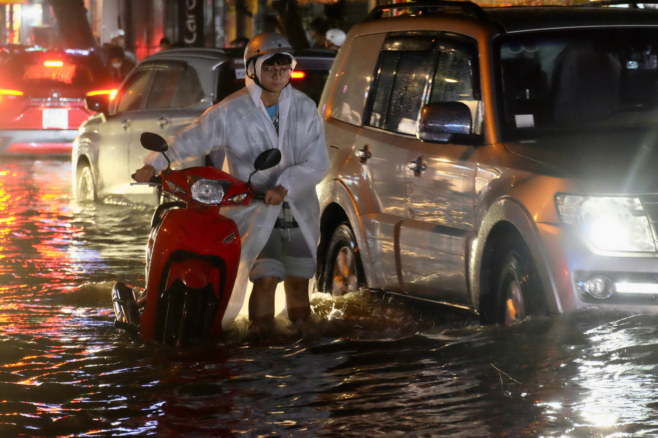 今日天气 10月10日：从广治到南部地区有大雨到特大暴雨，主要在下午