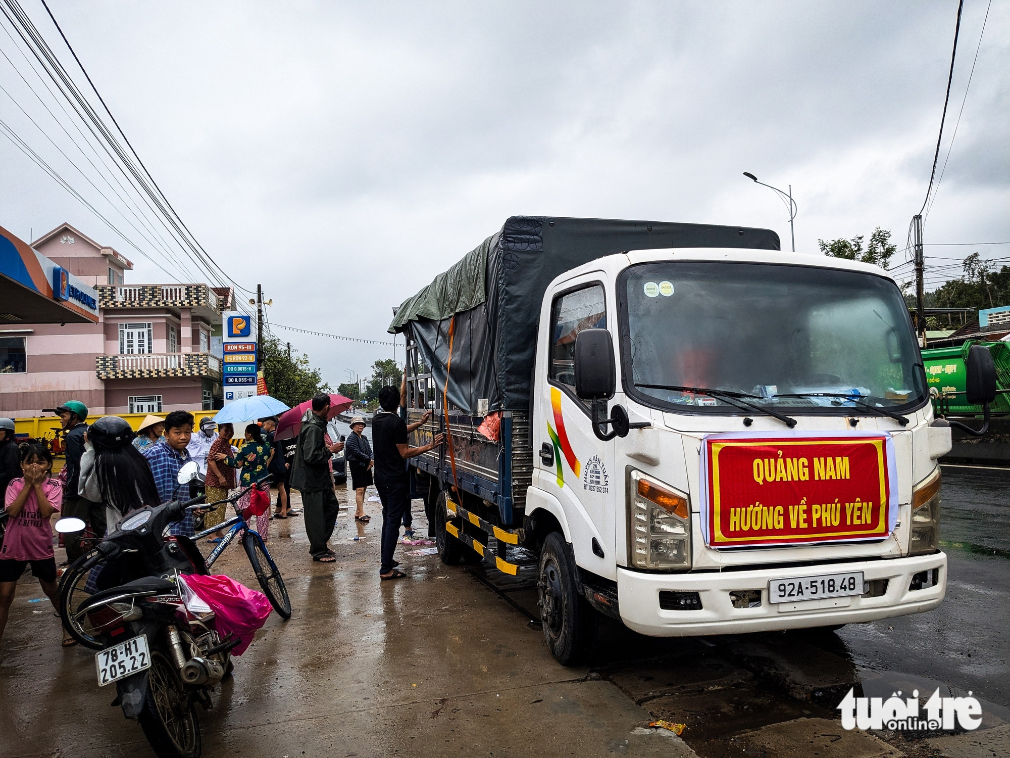 洪水灾民急需保暖衣物如同需要食物和水