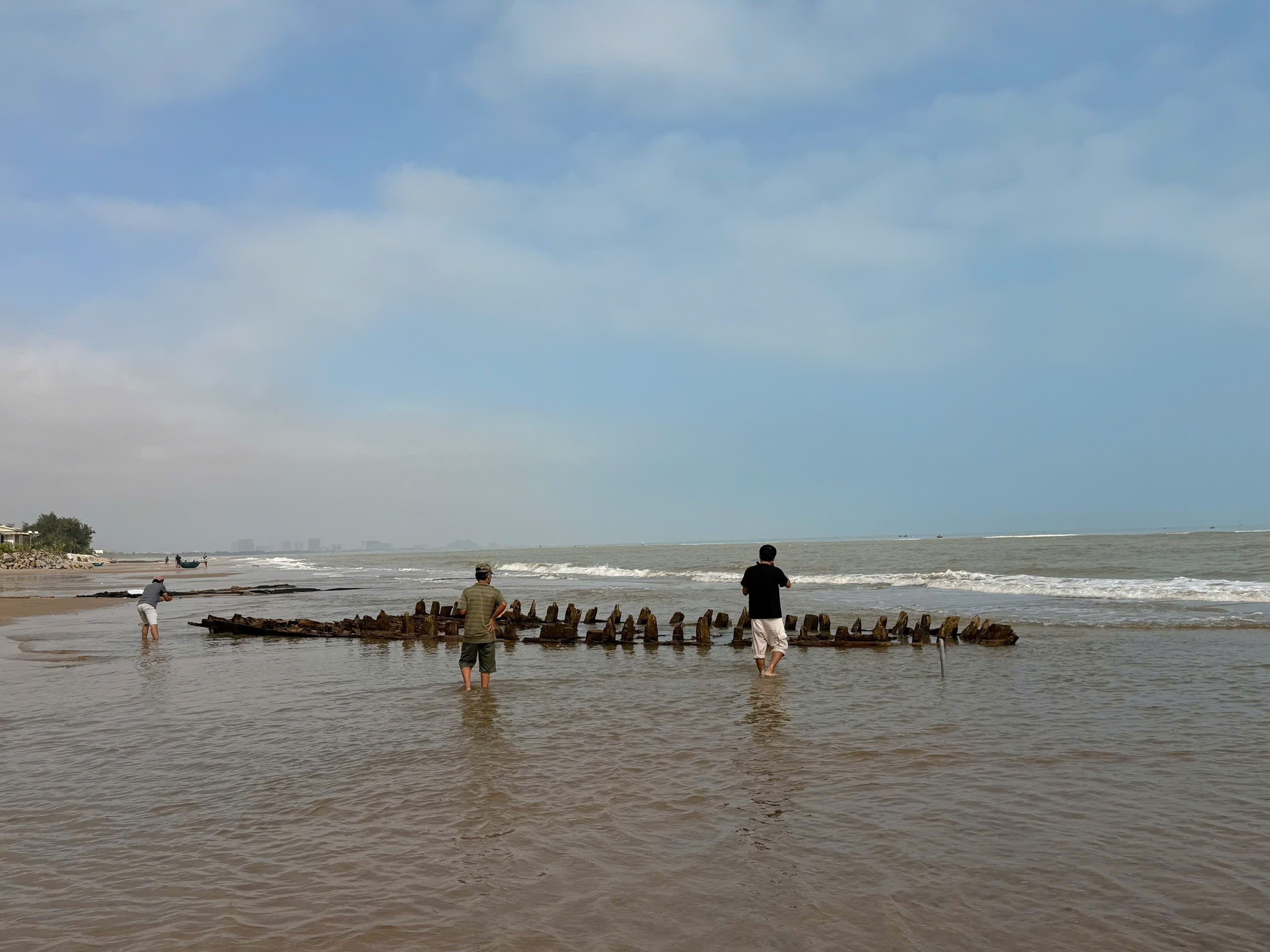 失踪数月后，会安古船在13号台风后完好无损地意外浮出水面