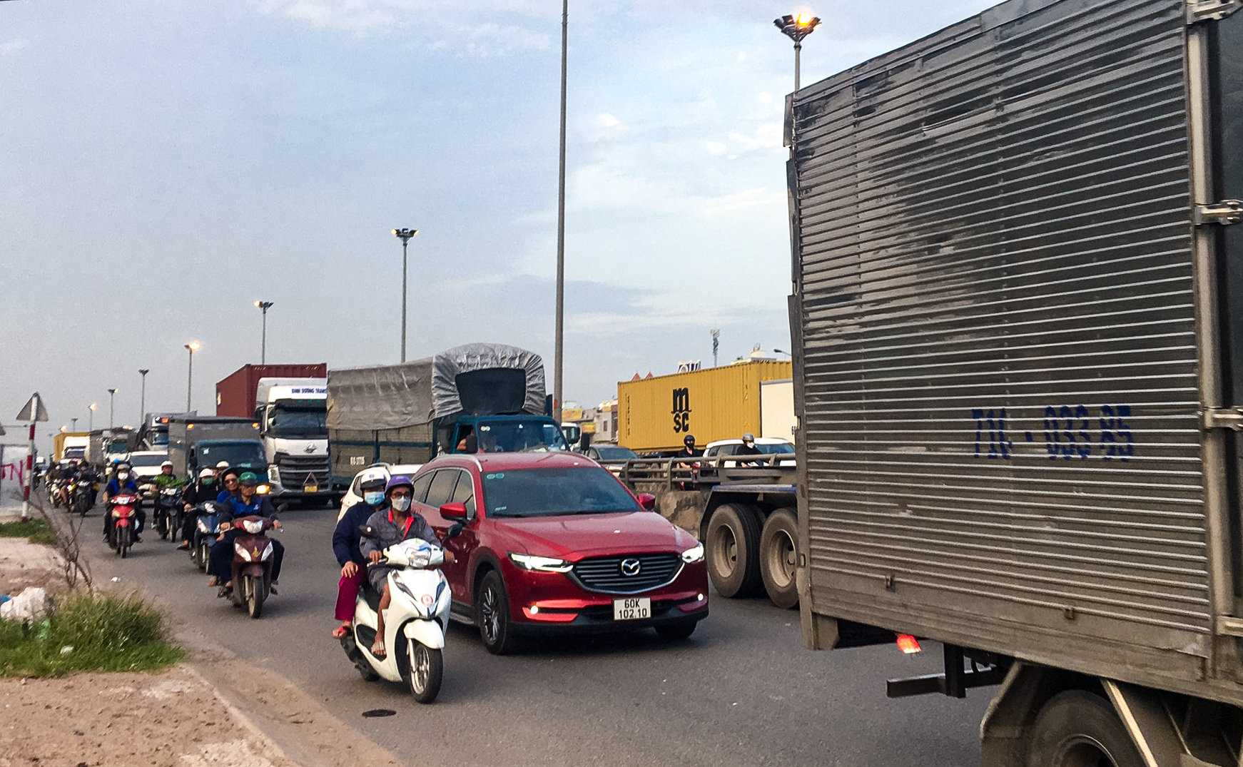 连接Tân Vạn的ĐT743路上的‘黑点’事故：居民焦急等待彻底解决方案