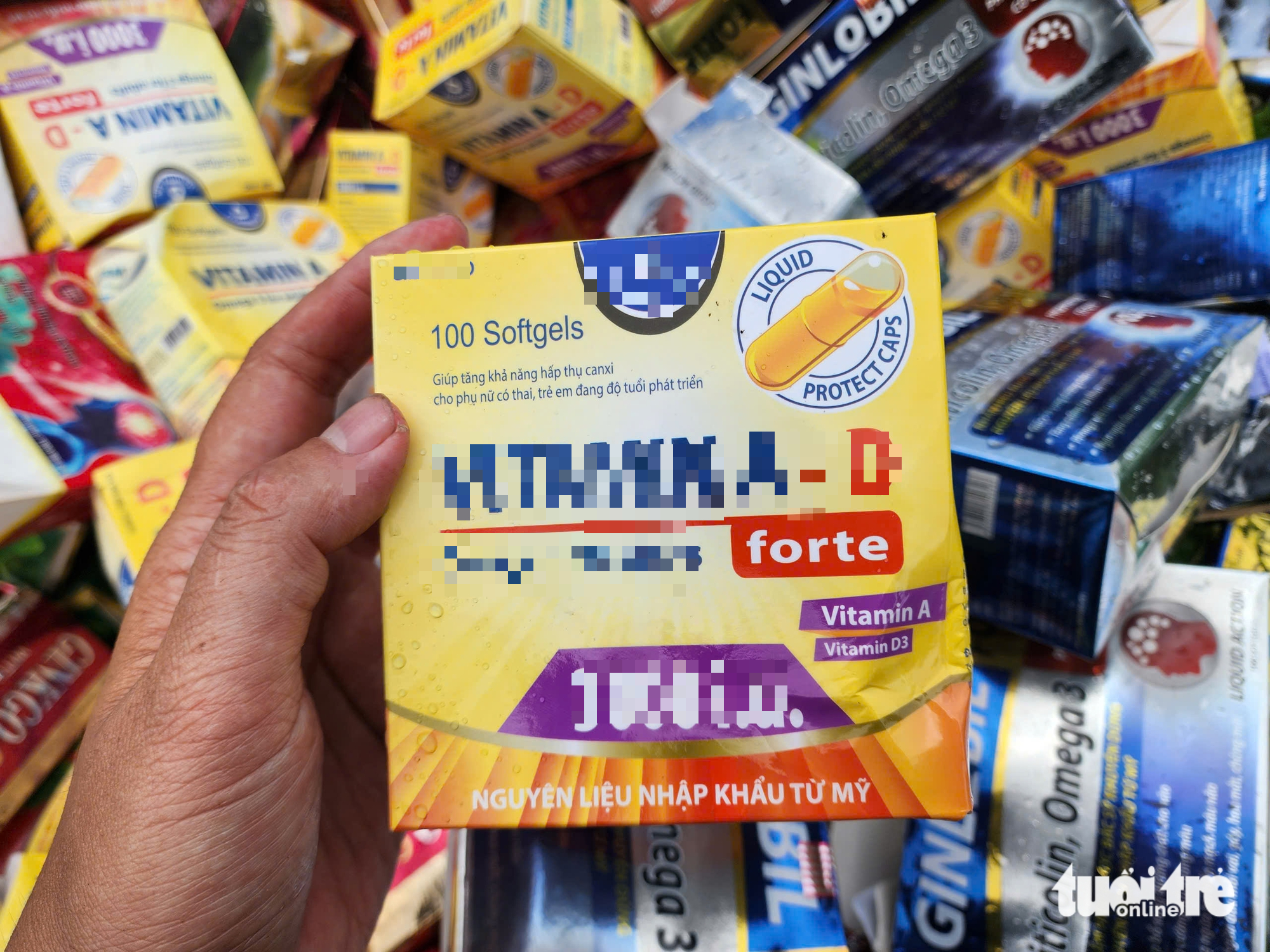 核实数千盒功能性食品在胡志明市郊区堆积