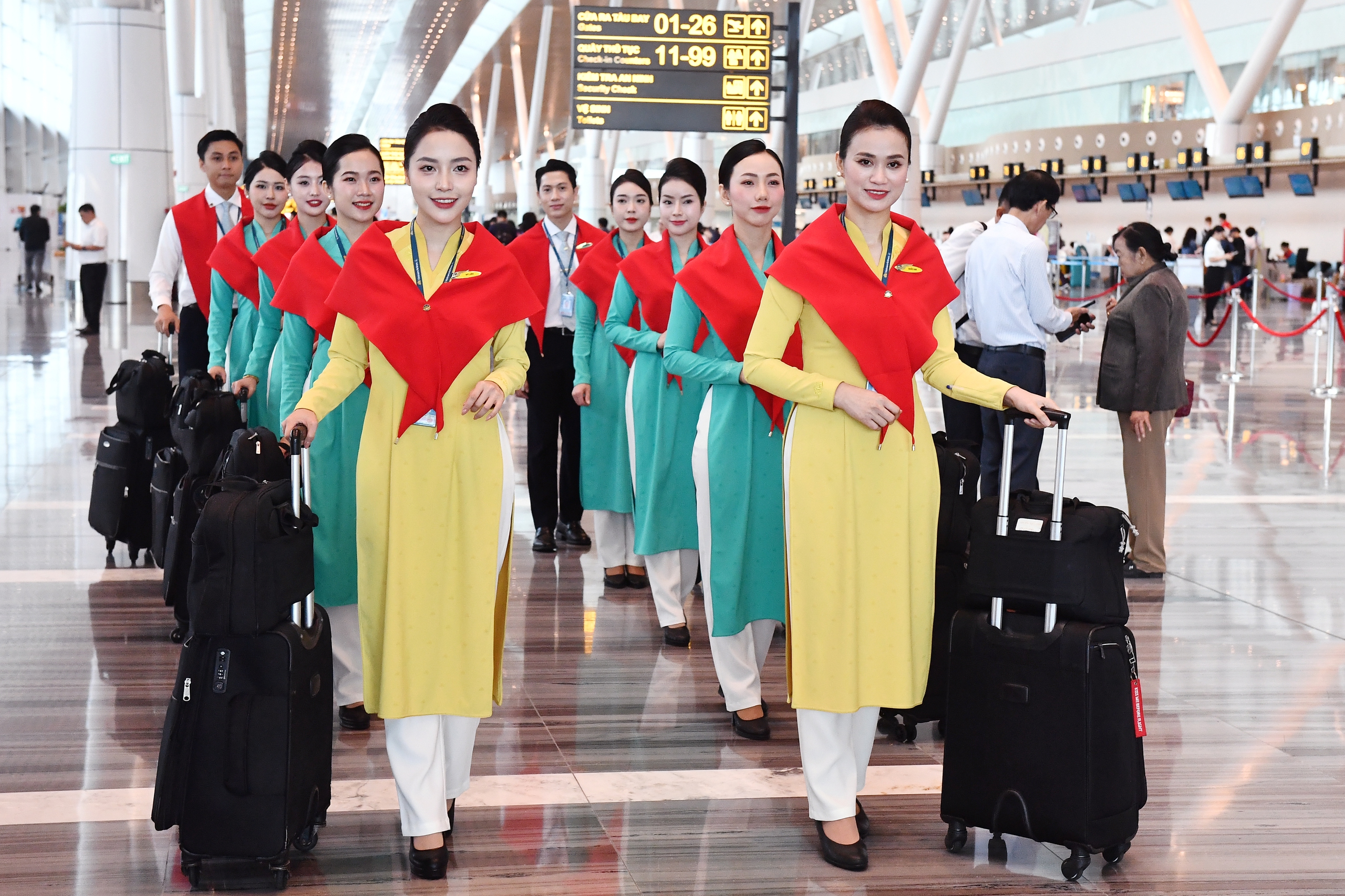'爱国团体'乘坐超特殊航班前往首都参加大典