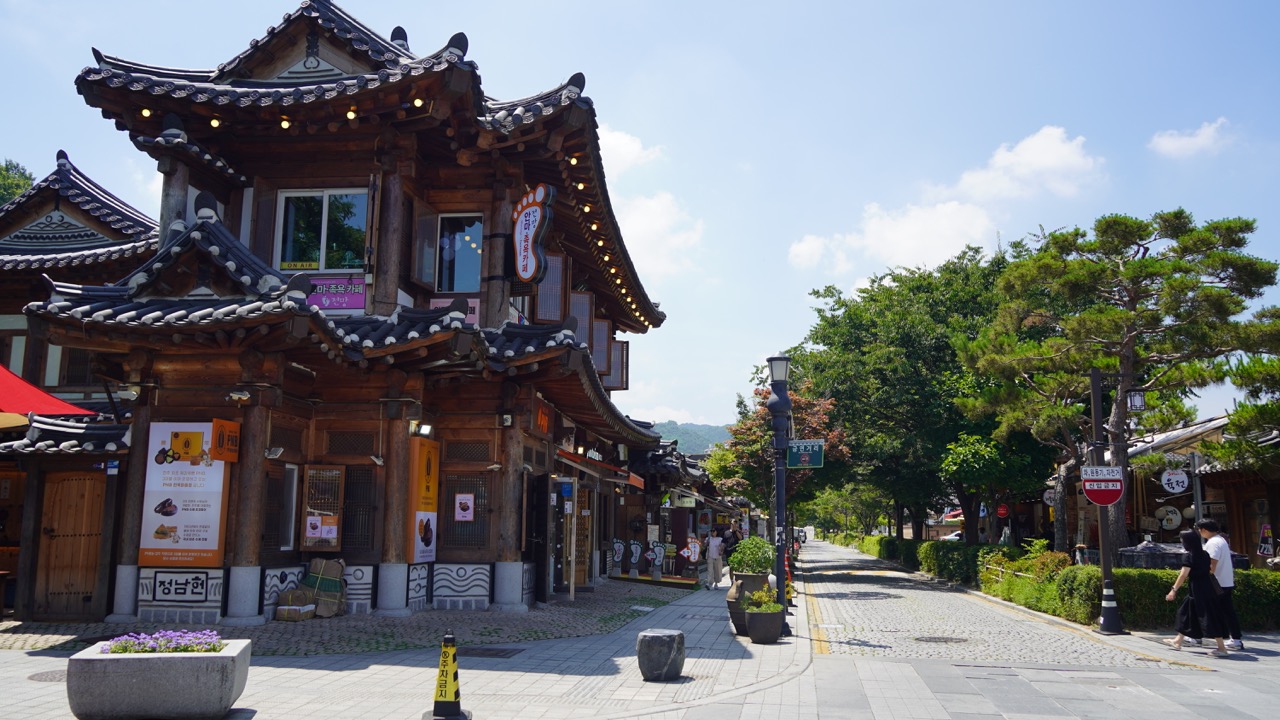 韩国在全北古村推广《月之云画》中的疗愈旅游