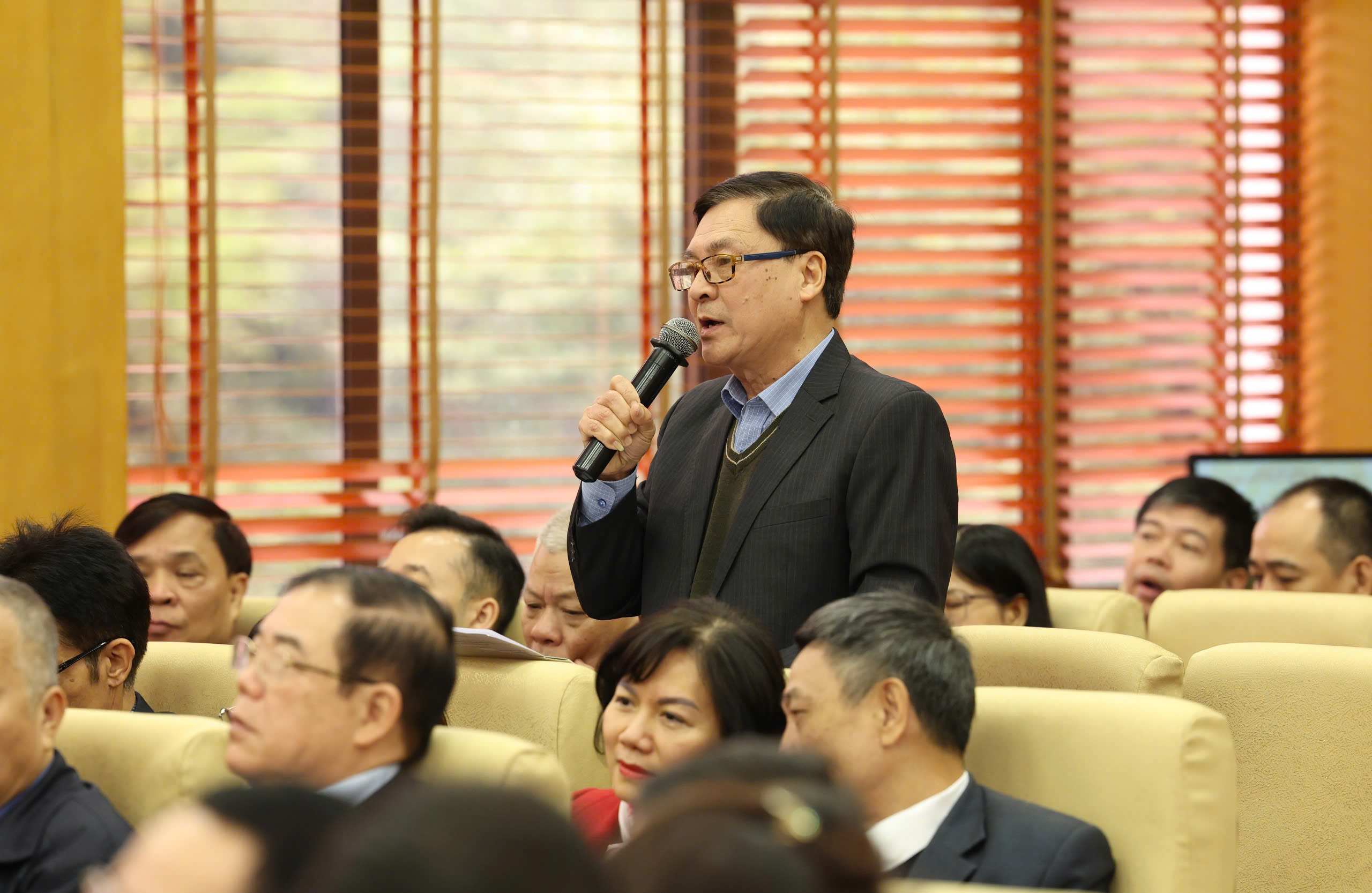 苏林总书记与河内选民接触