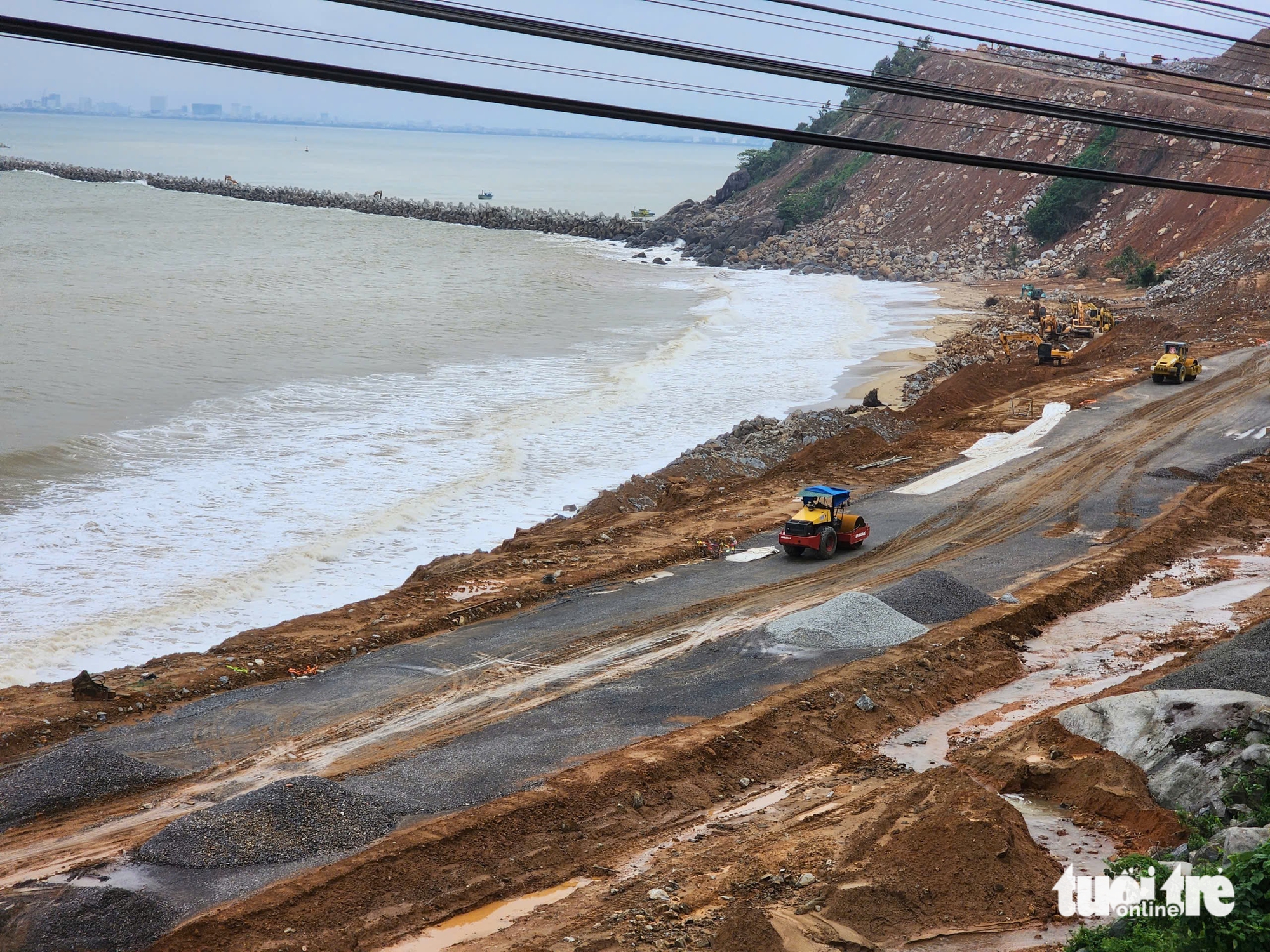两次调整地价，岘港房地产服务收入增长超过100%