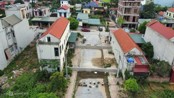 拆除阻挡居民区入口的围墙