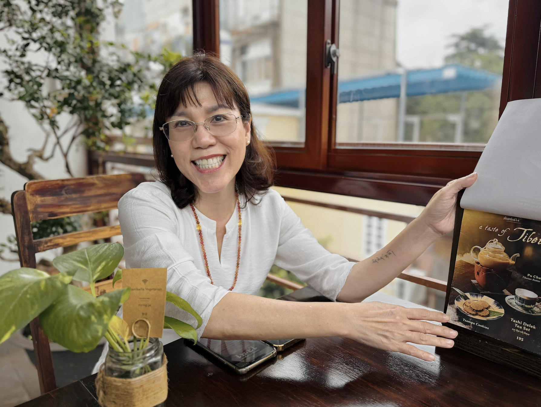 女老板放弃超过2亿月薪开素食餐厅寻求内心平静