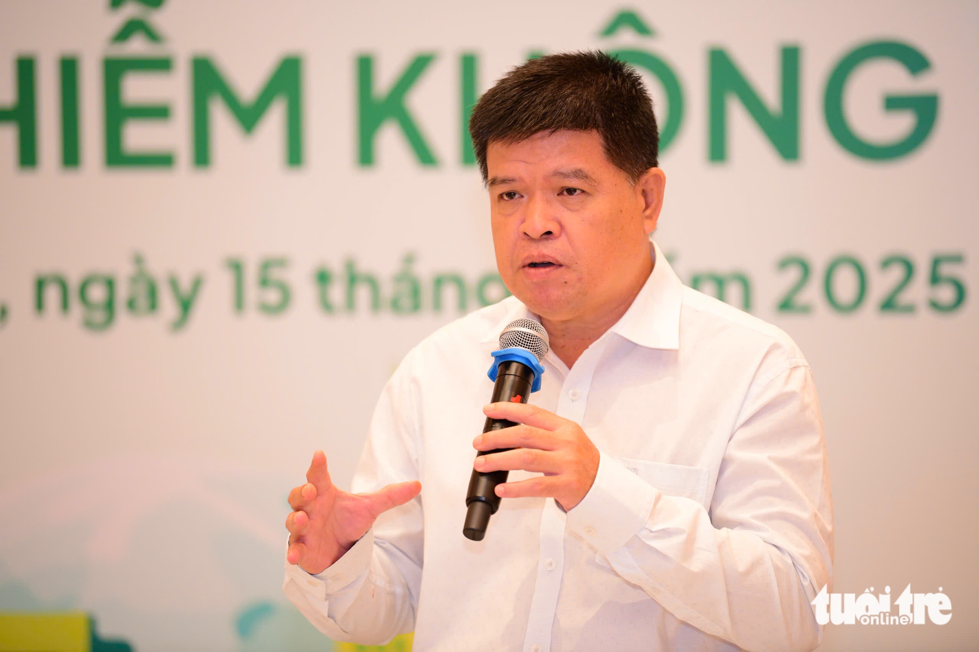 减少城市空气污染：覆盖绿色公交车，转换40万送货员的汽油车