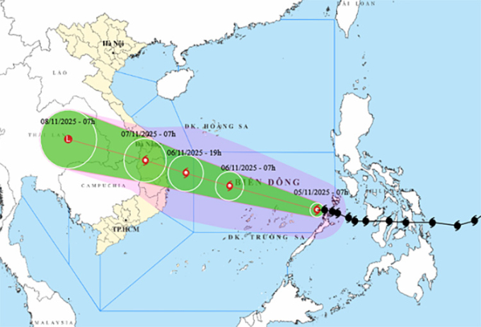 台风Kalmaegi进入南海强度达13级