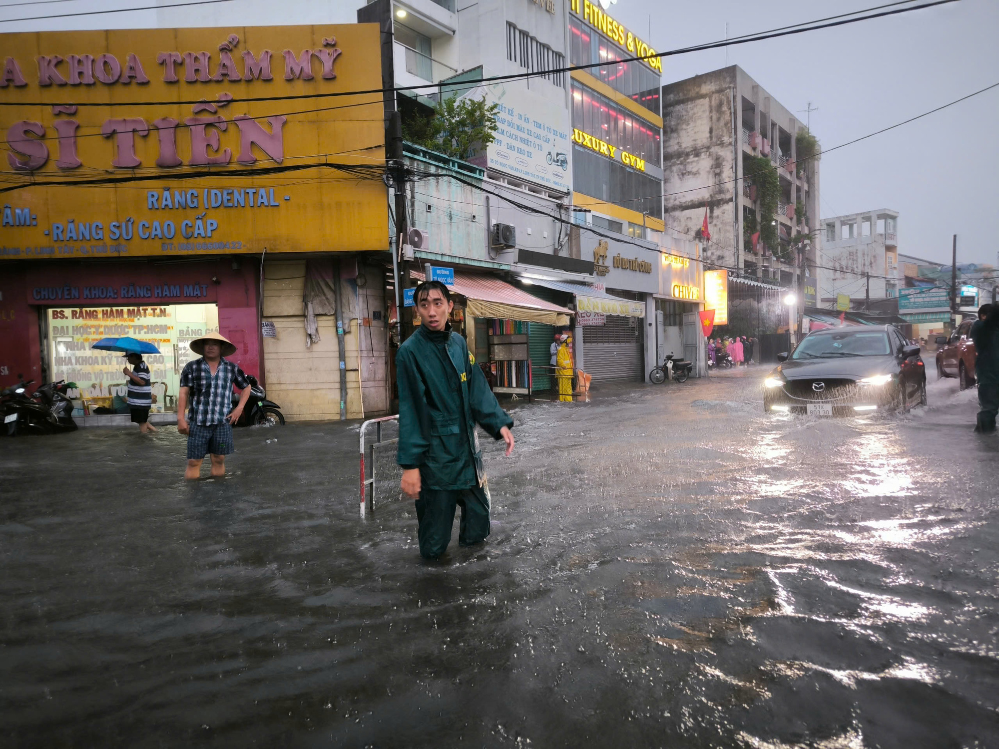 胡志明市和南部地区从明天下午起降雨和雷暴将再次增加