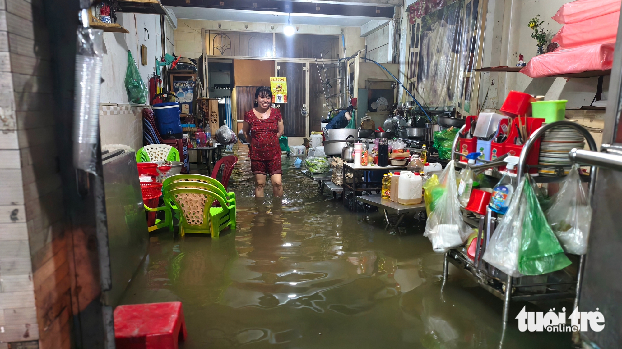 胡志明市潮水高涨，幸好没有下雨