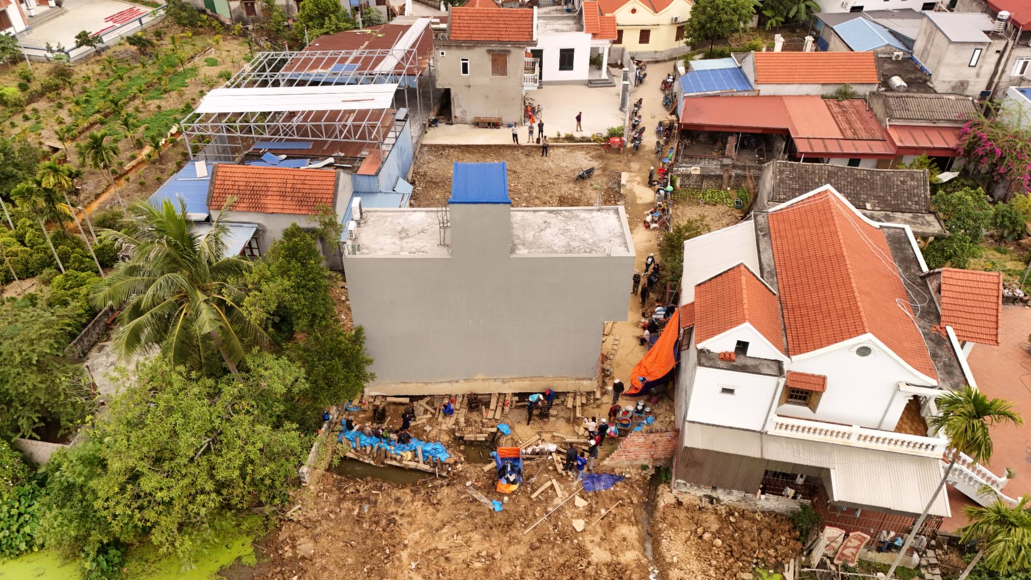 '神灯'已成功移动海防市建错在他人土地上的房屋'神灯'已成功移动海防市建错在他人土地上的房屋